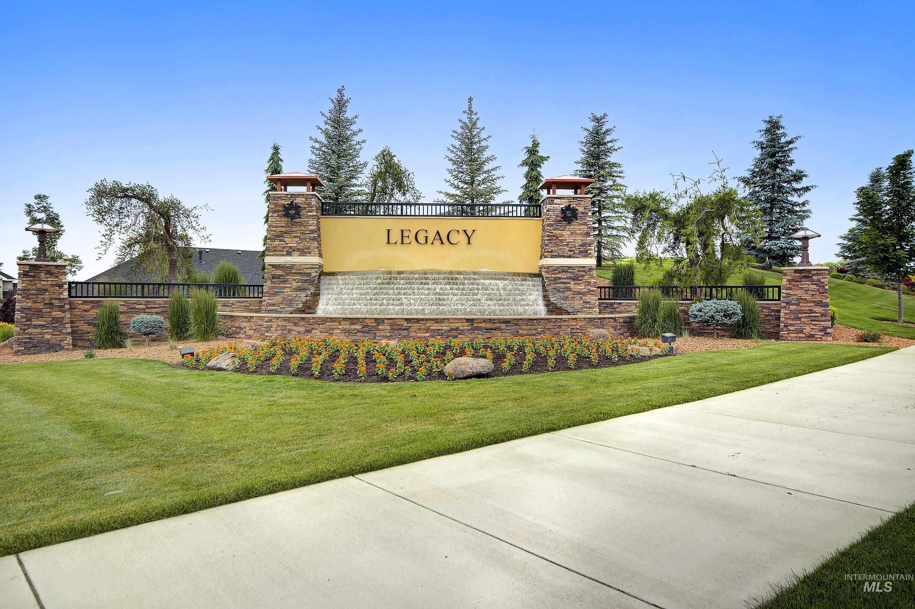1581 N Palaestra Avenue