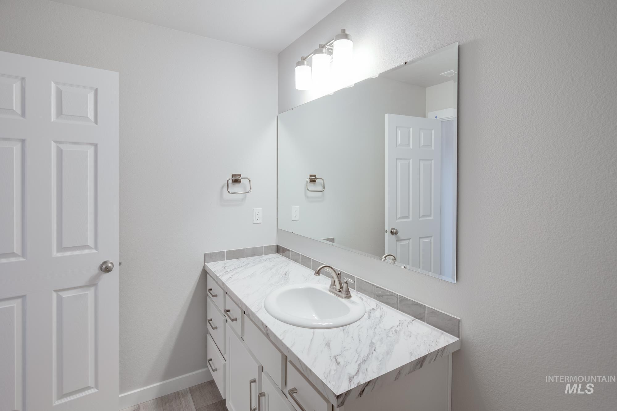 2991 N Bowknot Lake Ave.