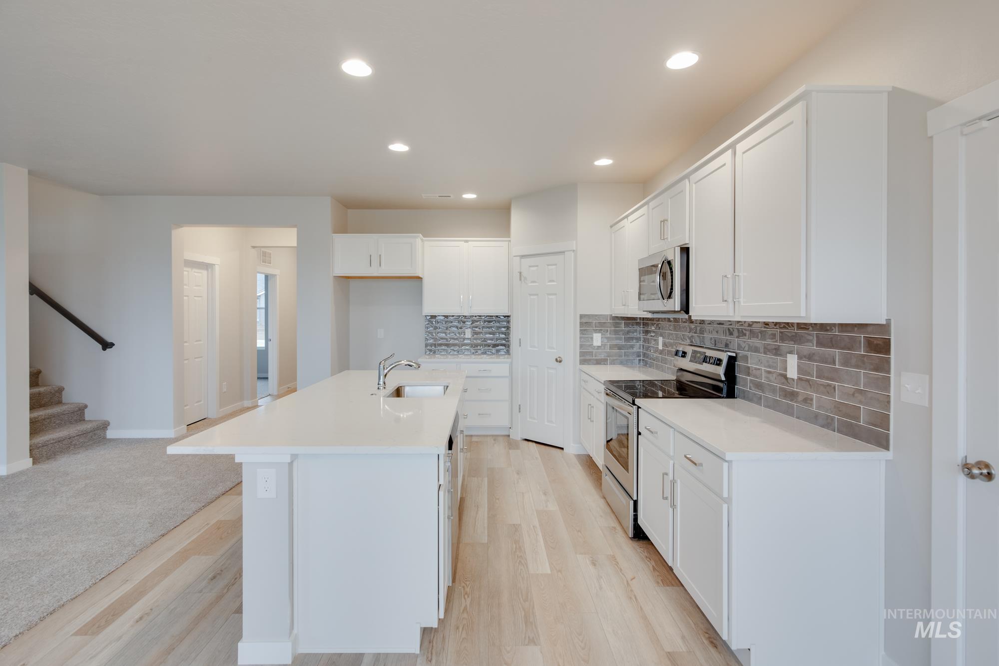 2991 N Bowknot Lake Ave.