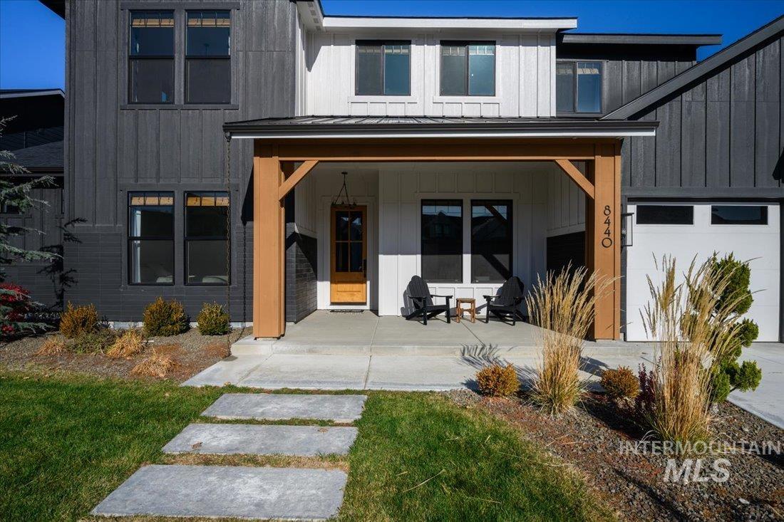 8440 W Sparks Lake Dr