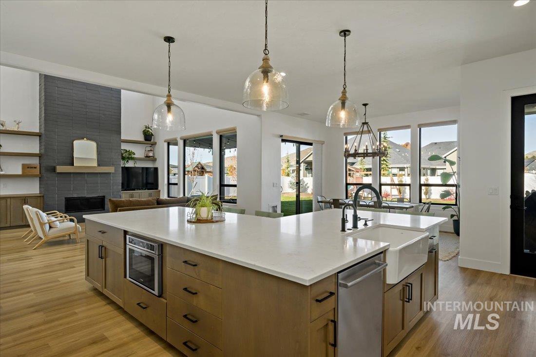 8440 W Sparks Lake Dr