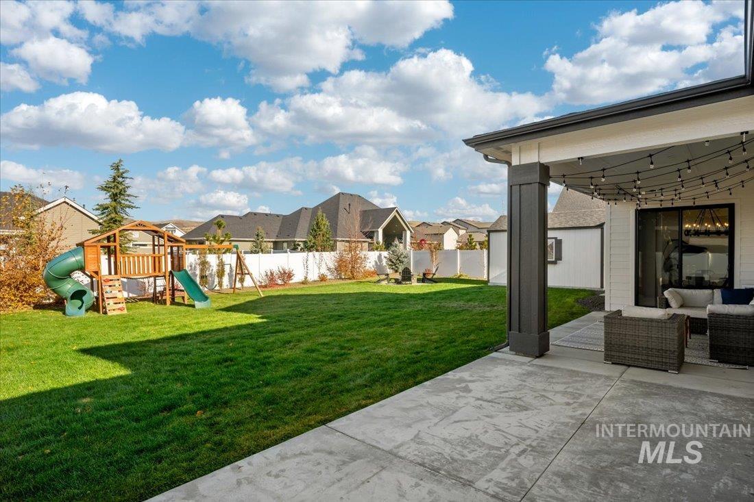 8440 W Sparks Lake Dr