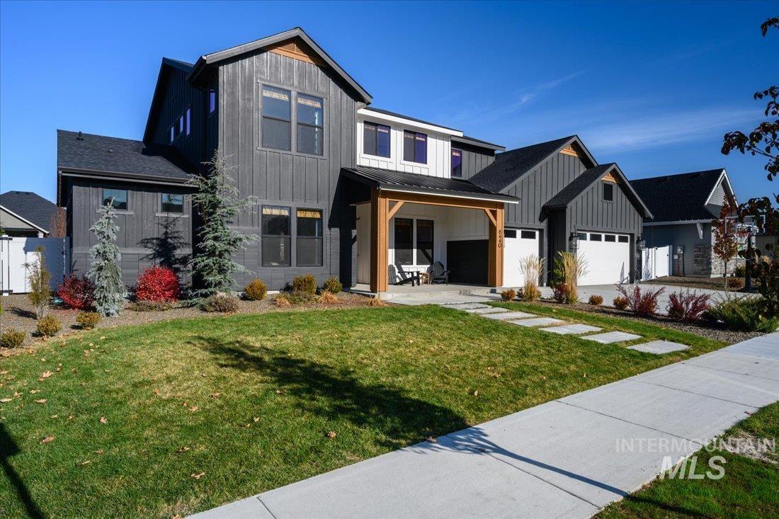 8440 W Sparks Lake Dr