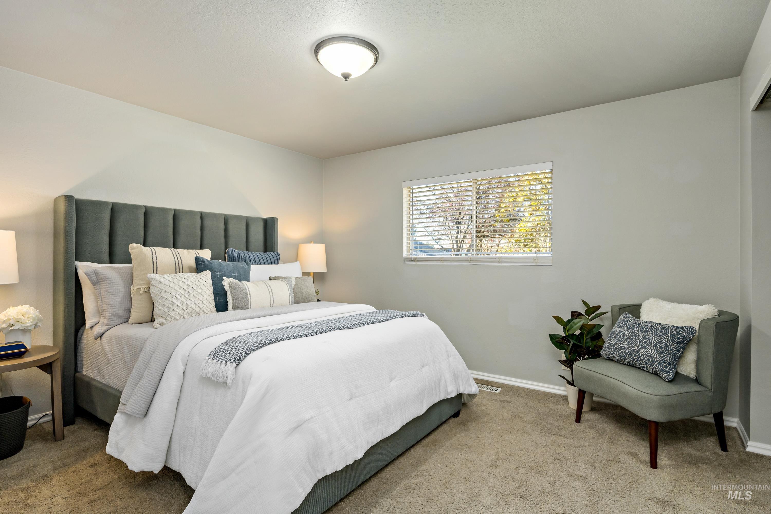 2731 N Welford Place