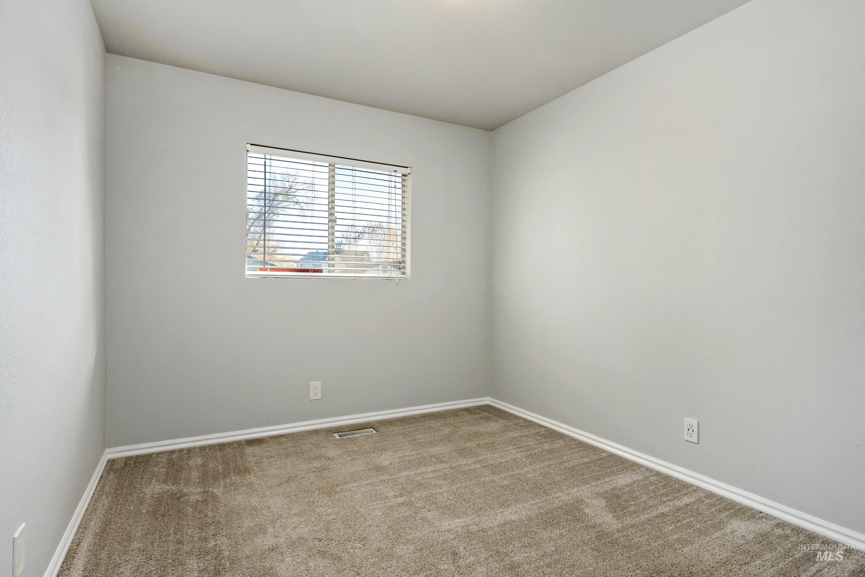 2731 N Welford Place