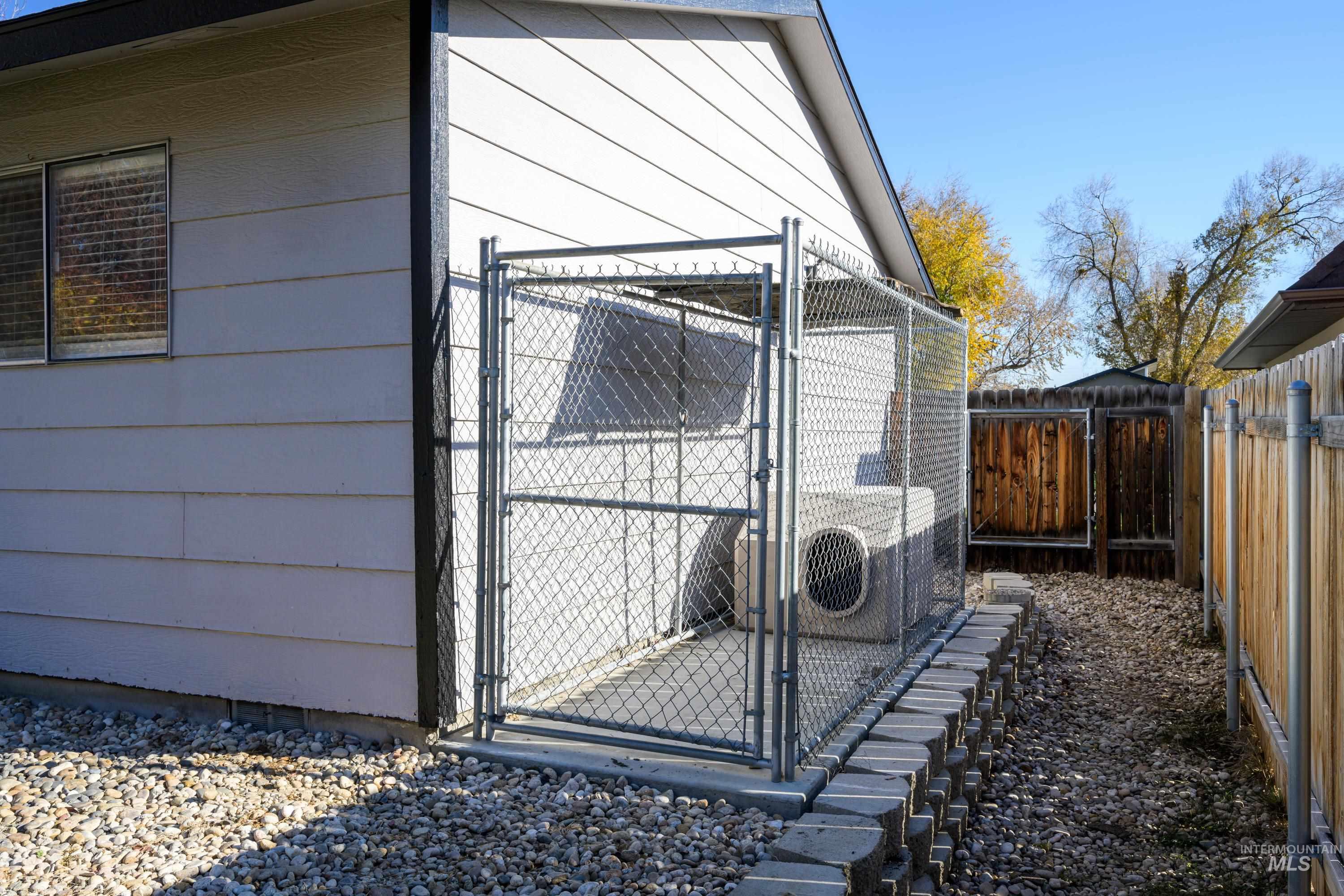 2731 N Welford Place