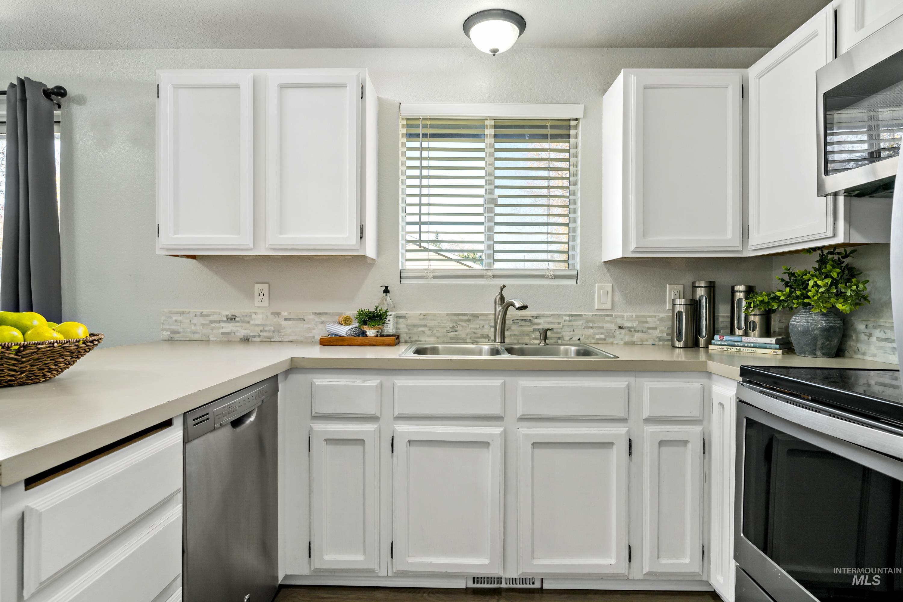 2731 N Welford Place