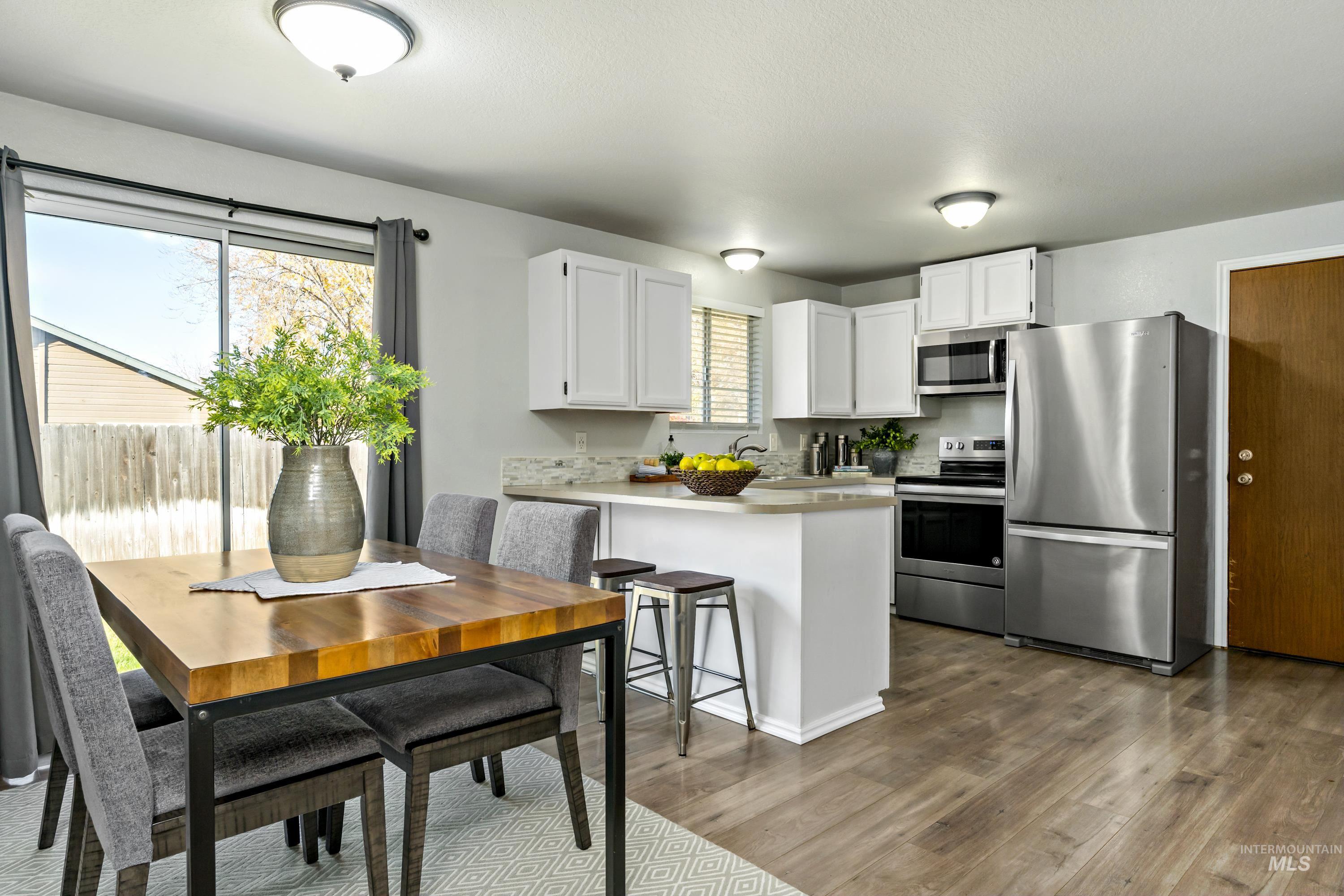 2731 N Welford Place