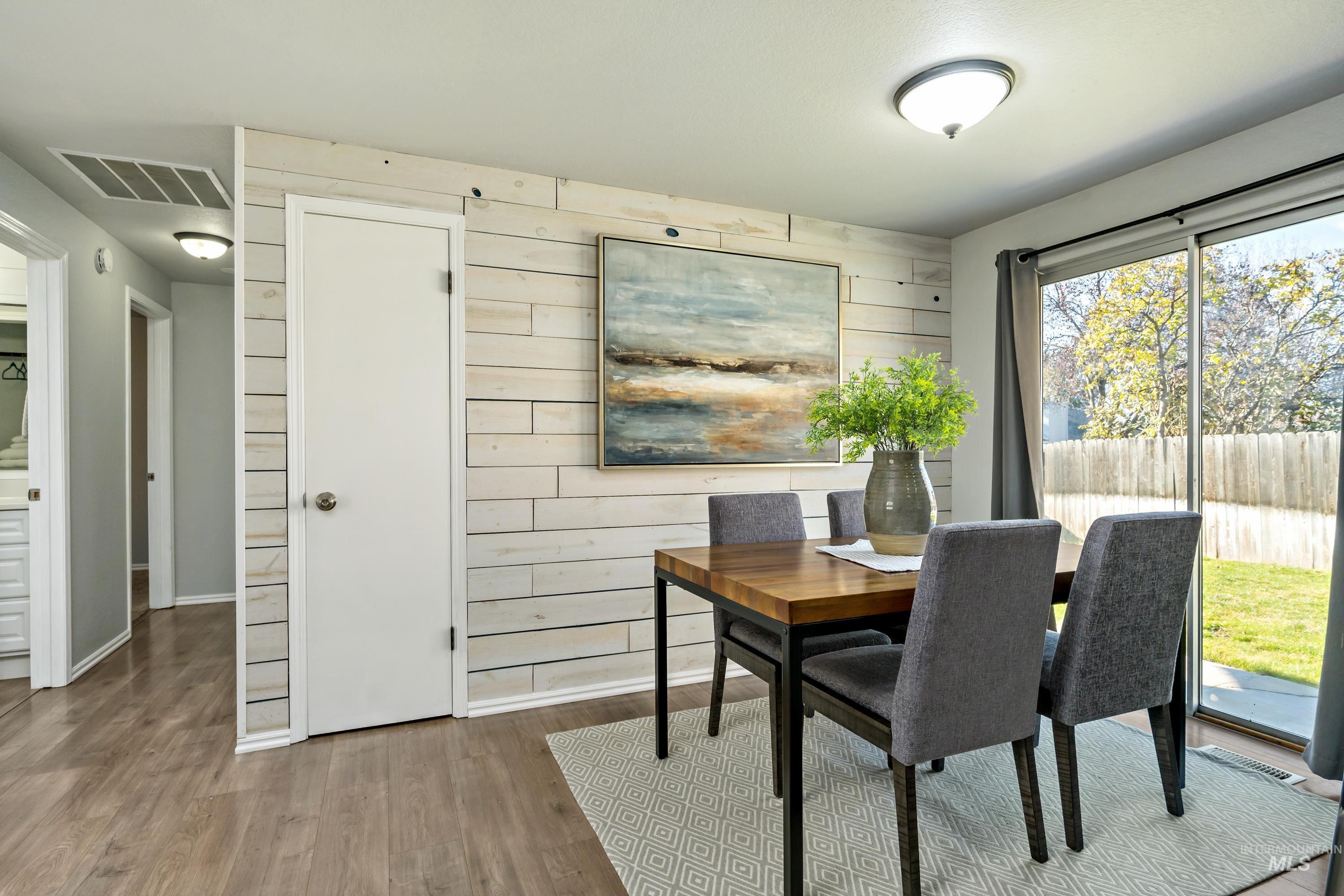 2731 N Welford Place