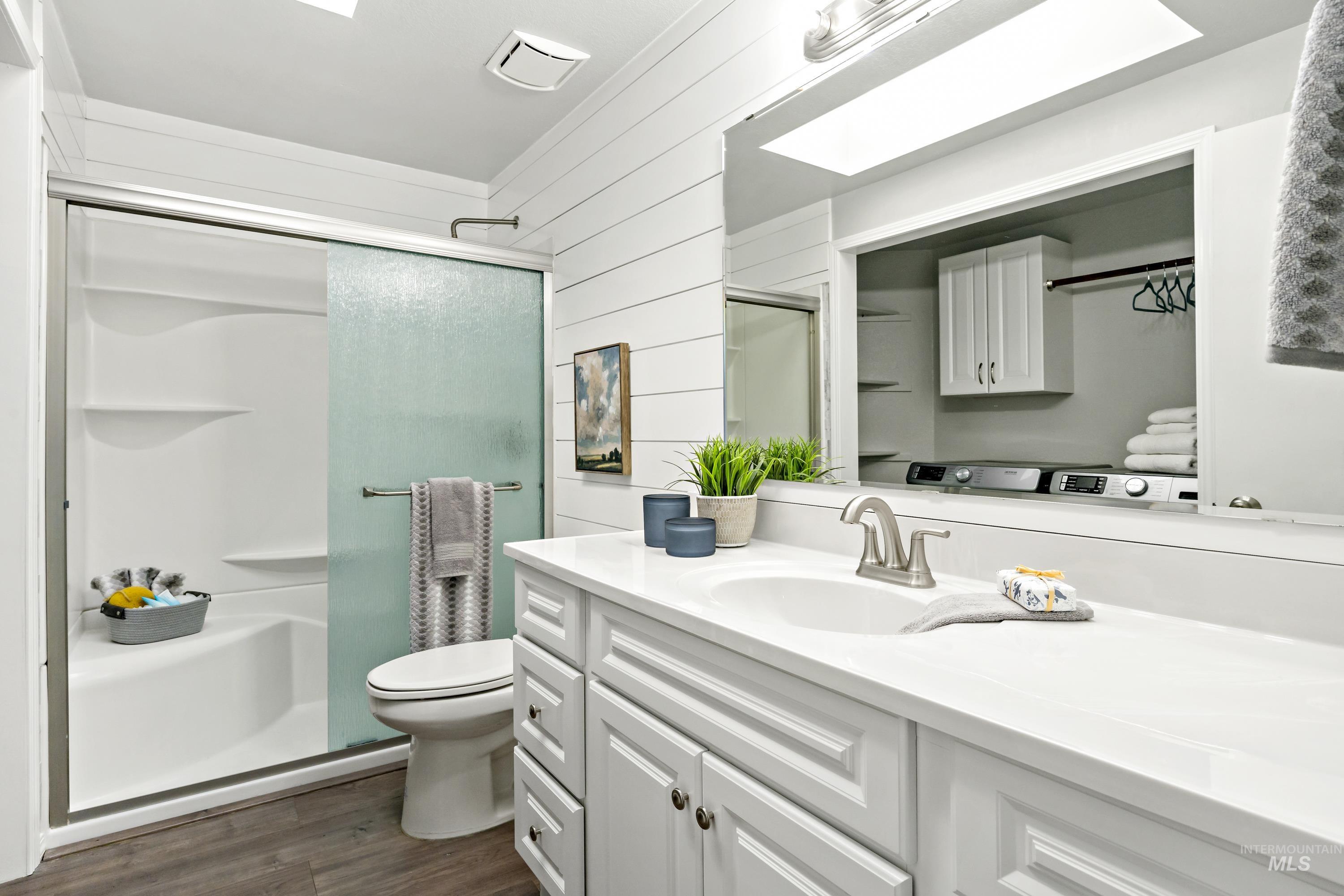 2731 N Welford Place