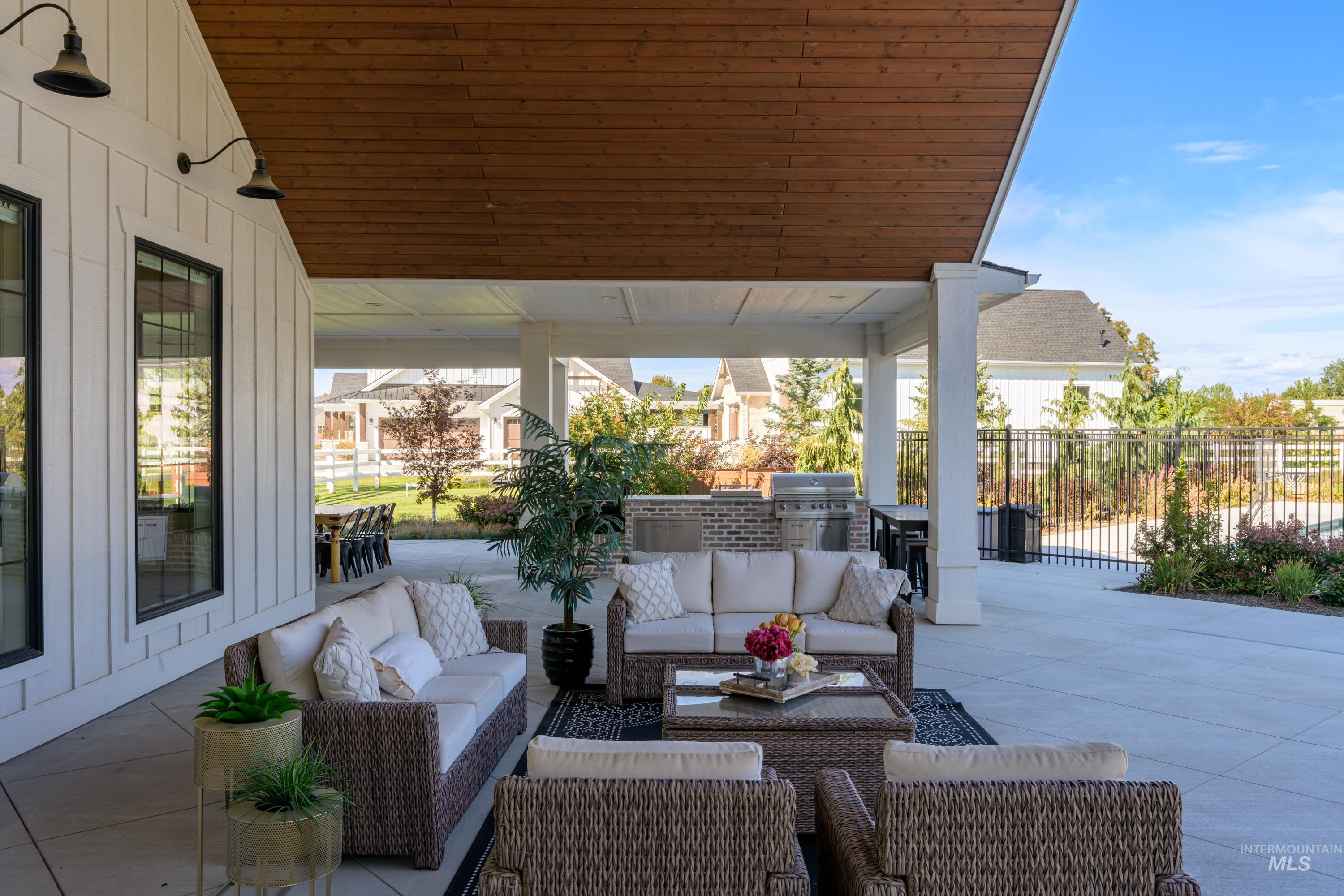 2288 N. Locksley Way