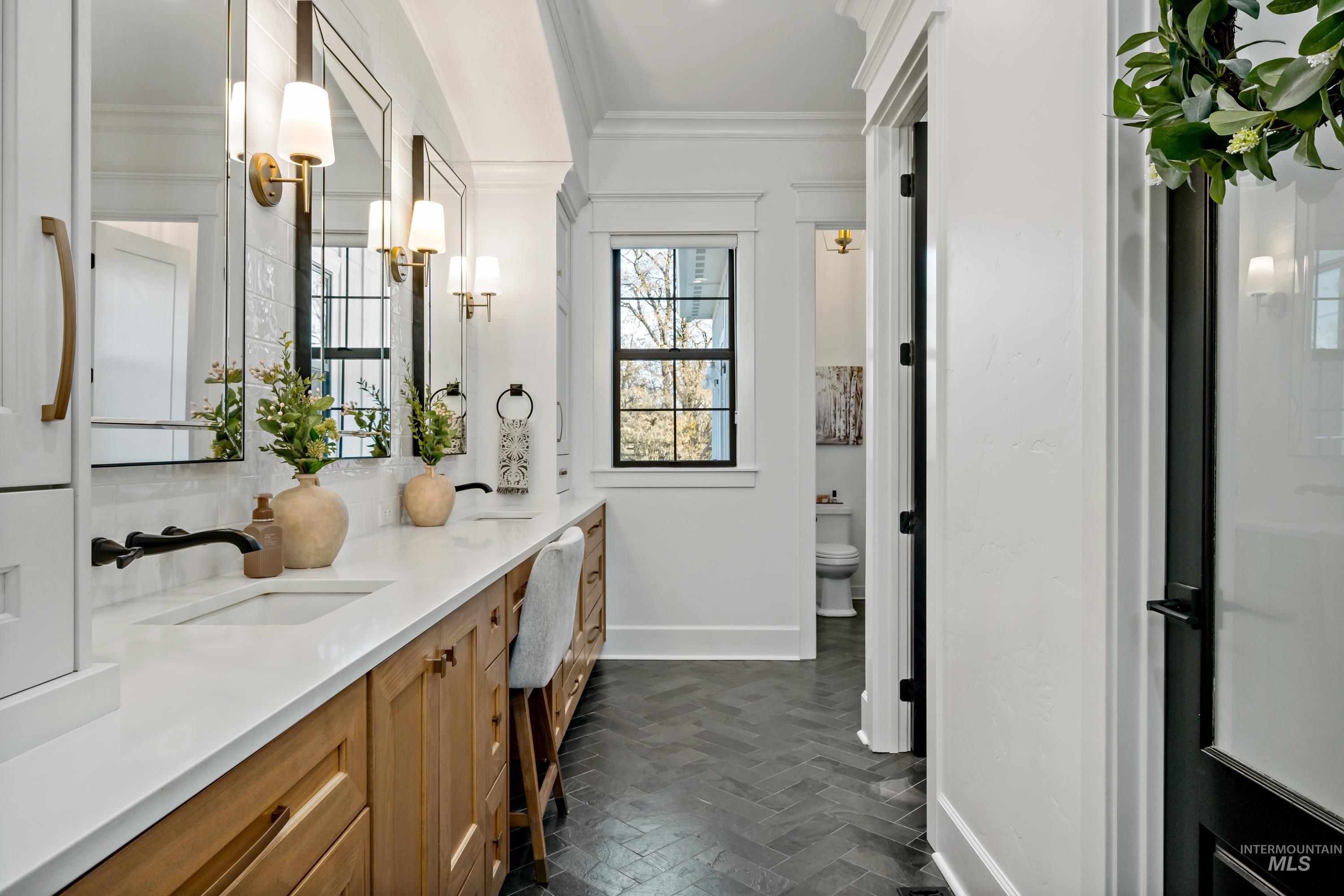 2288 N. Locksley Way