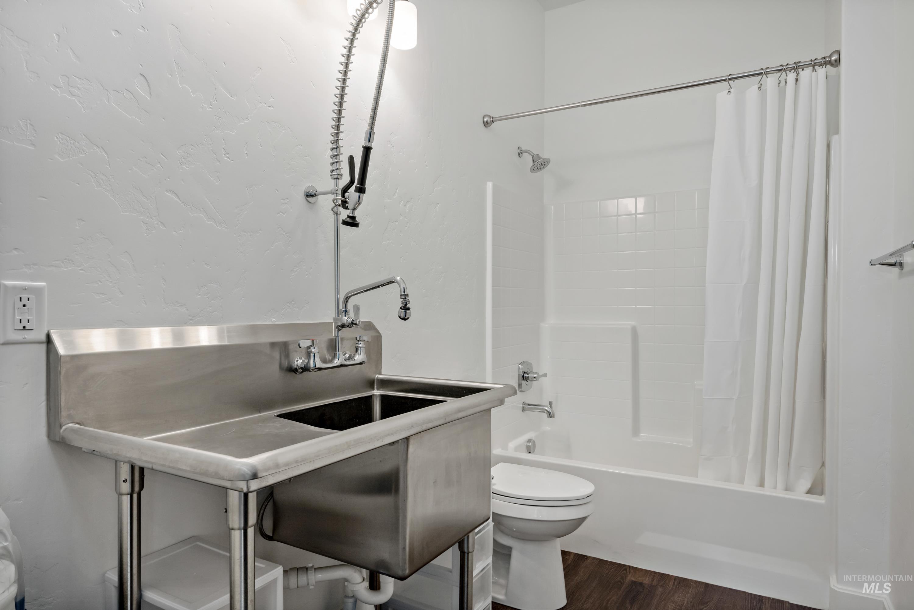 2288 N. Locksley Way