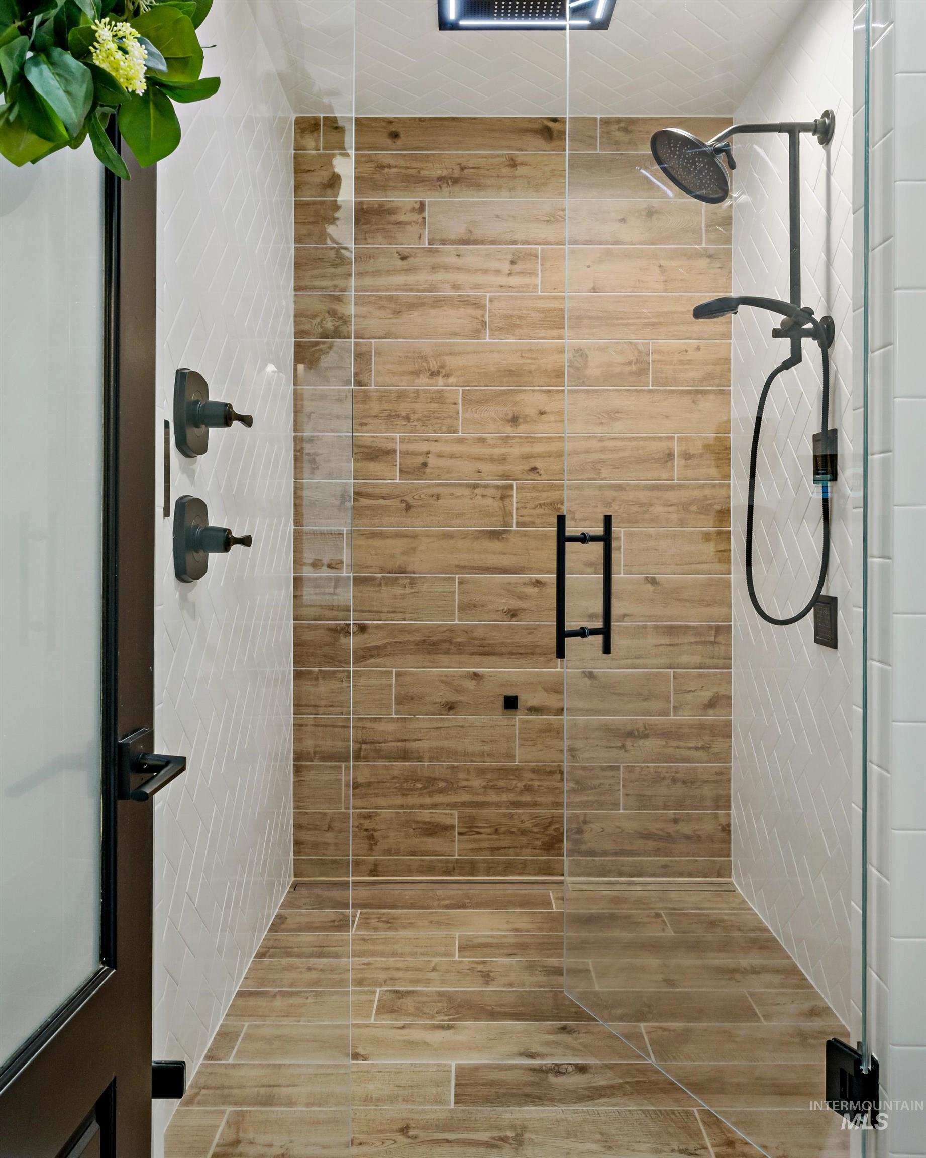 2288 N. Locksley Way