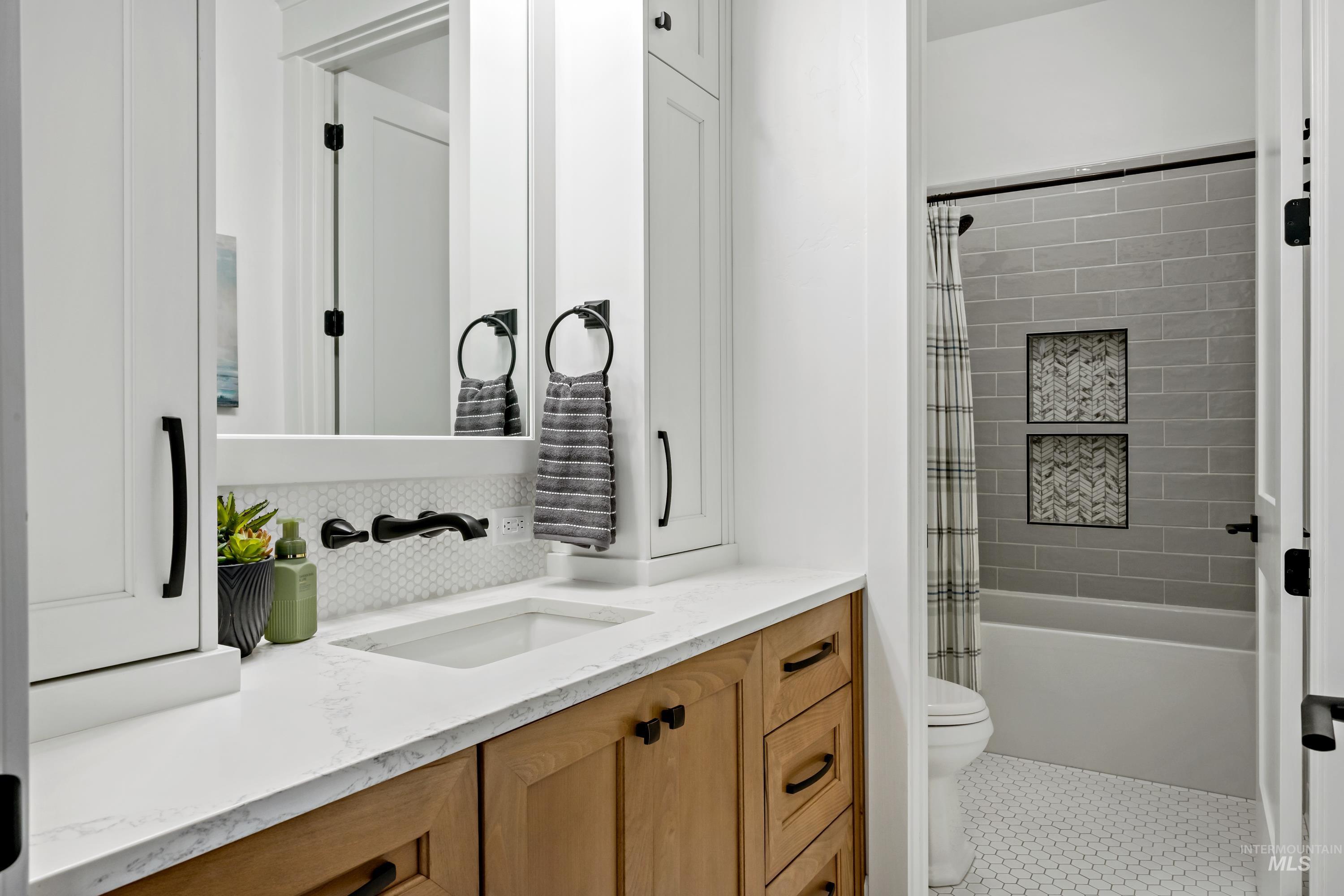 2288 N. Locksley Way