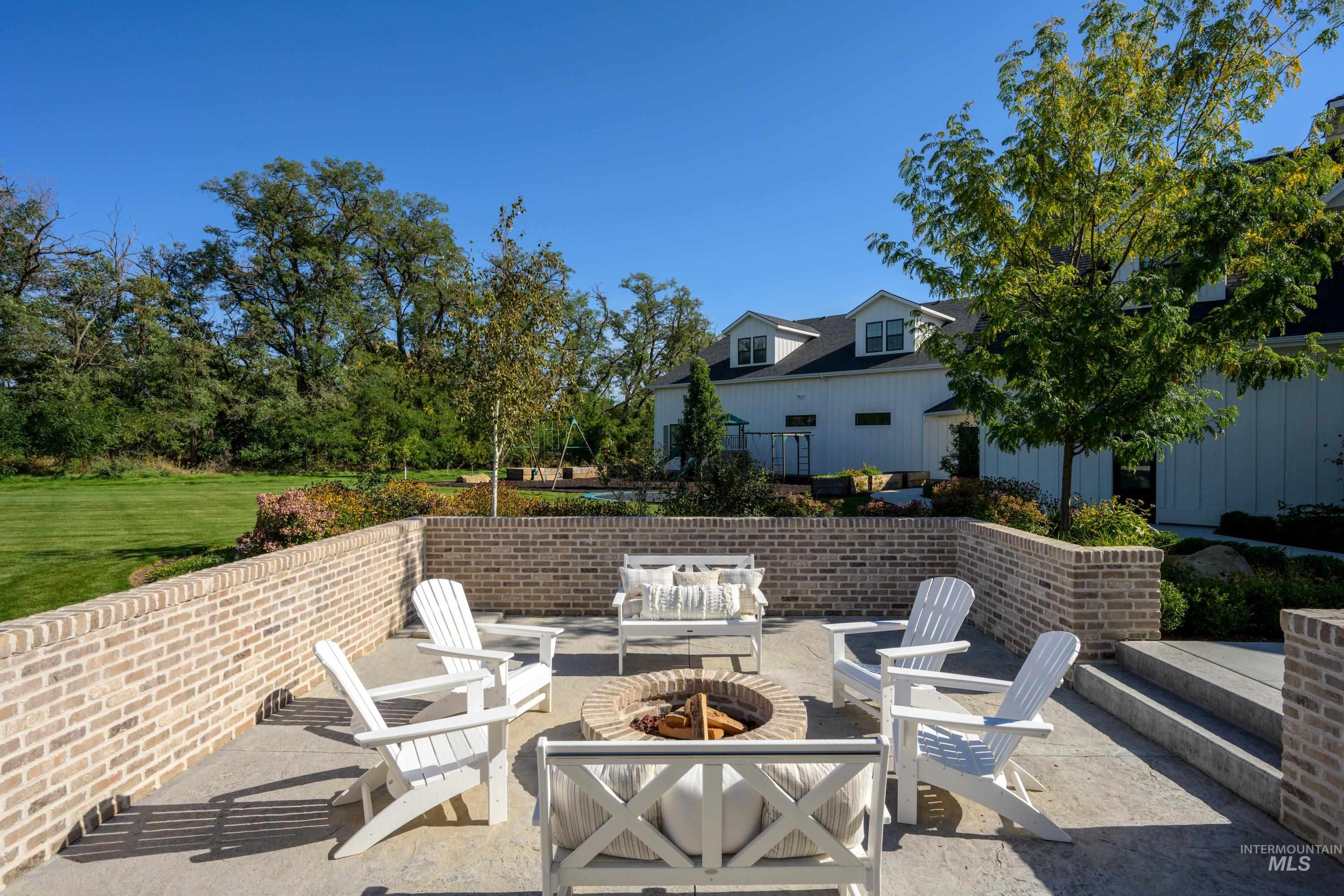 2288 N. Locksley Way