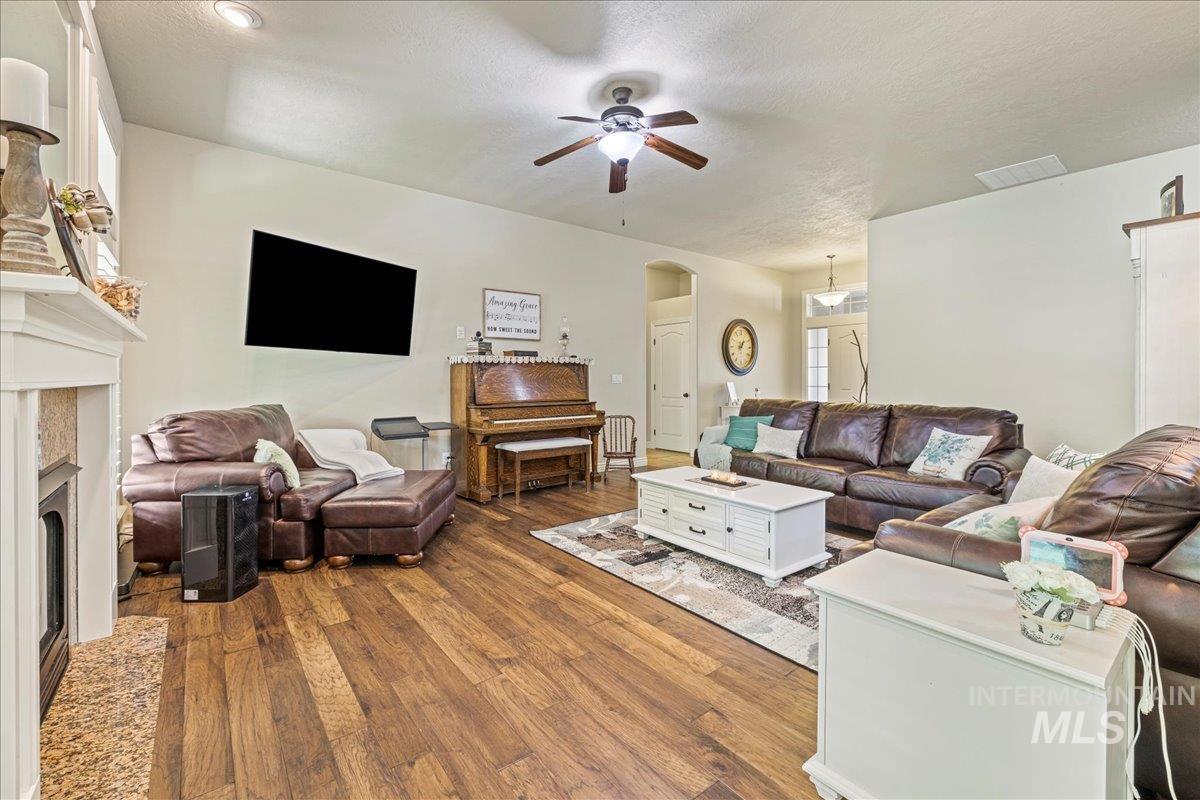 2850 S Garibaldi Ave