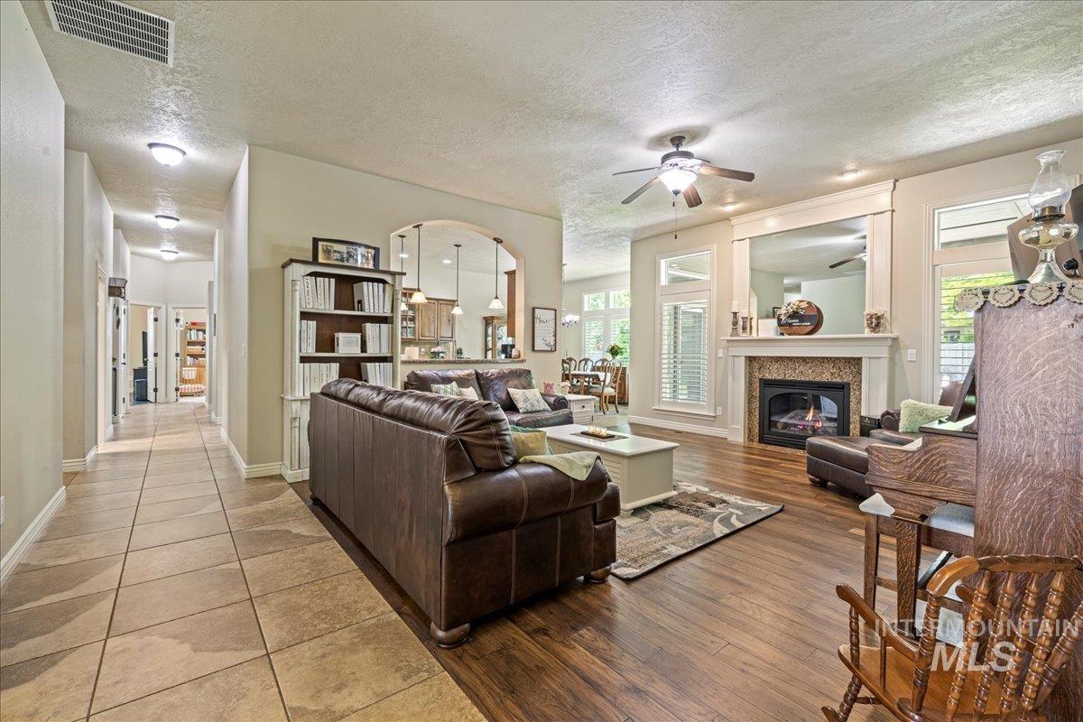 2850 S Garibaldi Ave