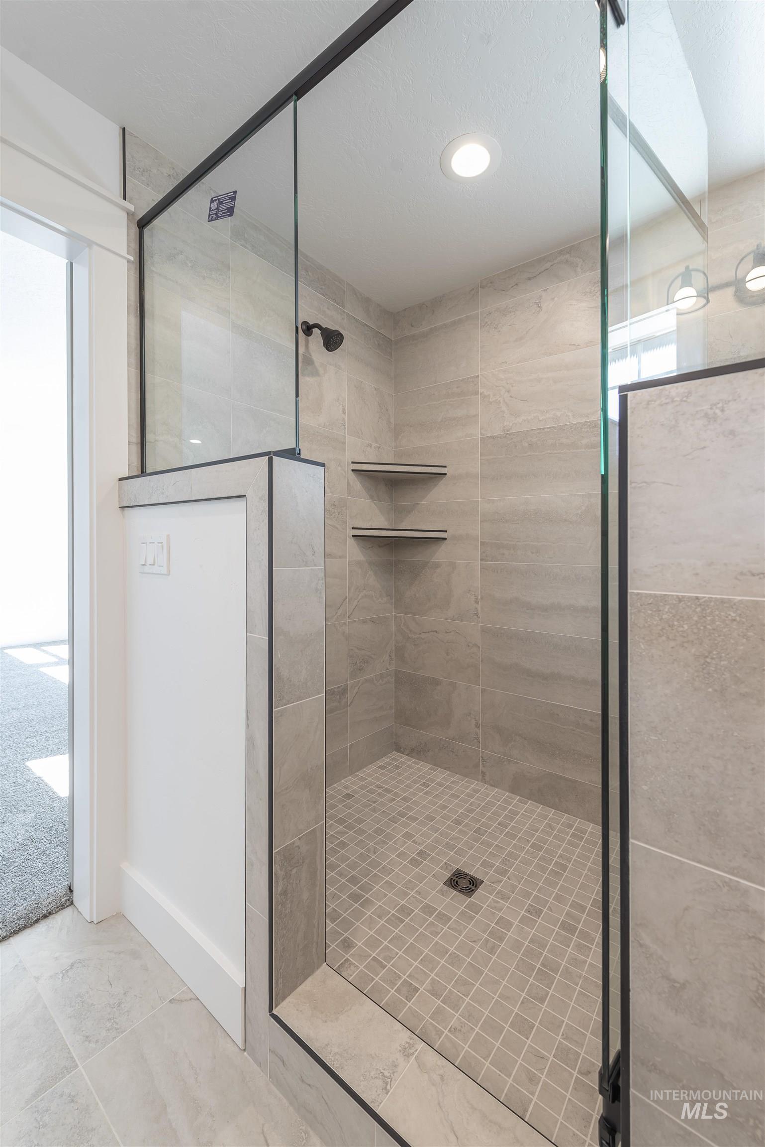 6129 S. Ballerina Ave.