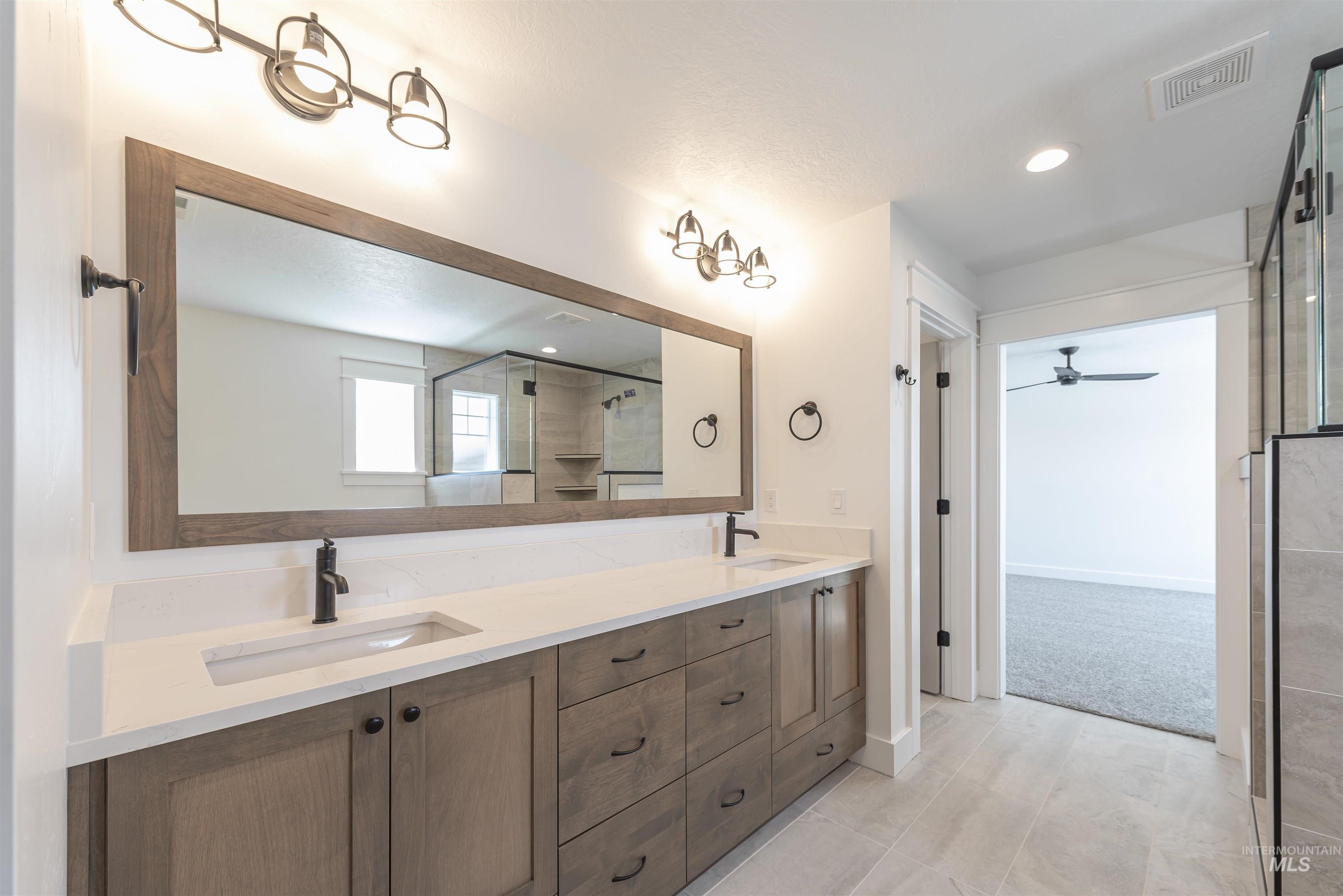 6129 S. Ballerina Ave.