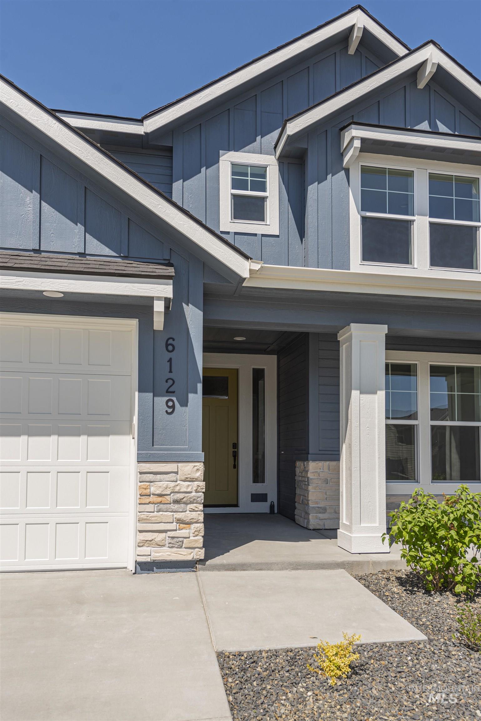 6129 S. Ballerina Ave.