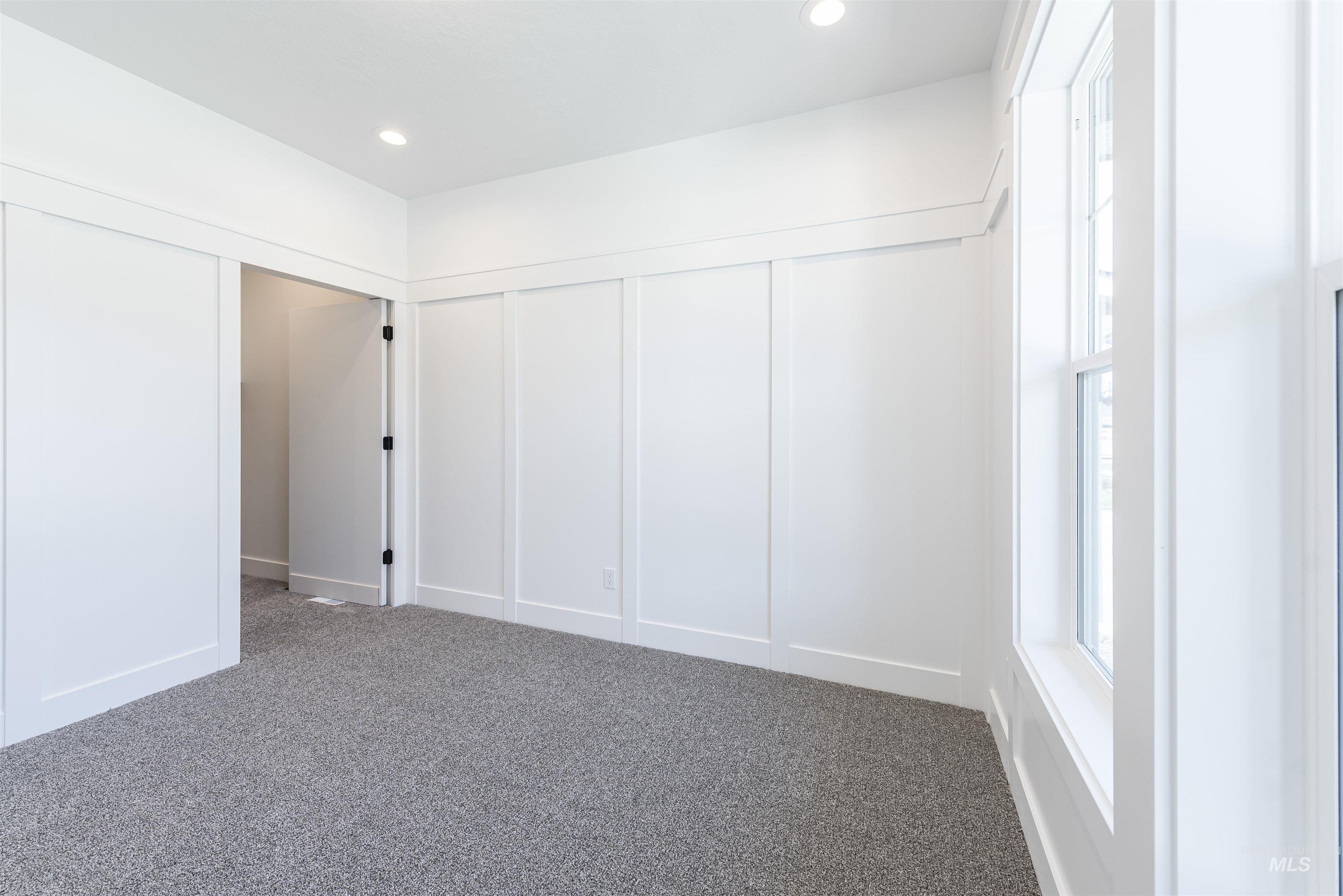 6129 S. Ballerina Ave.