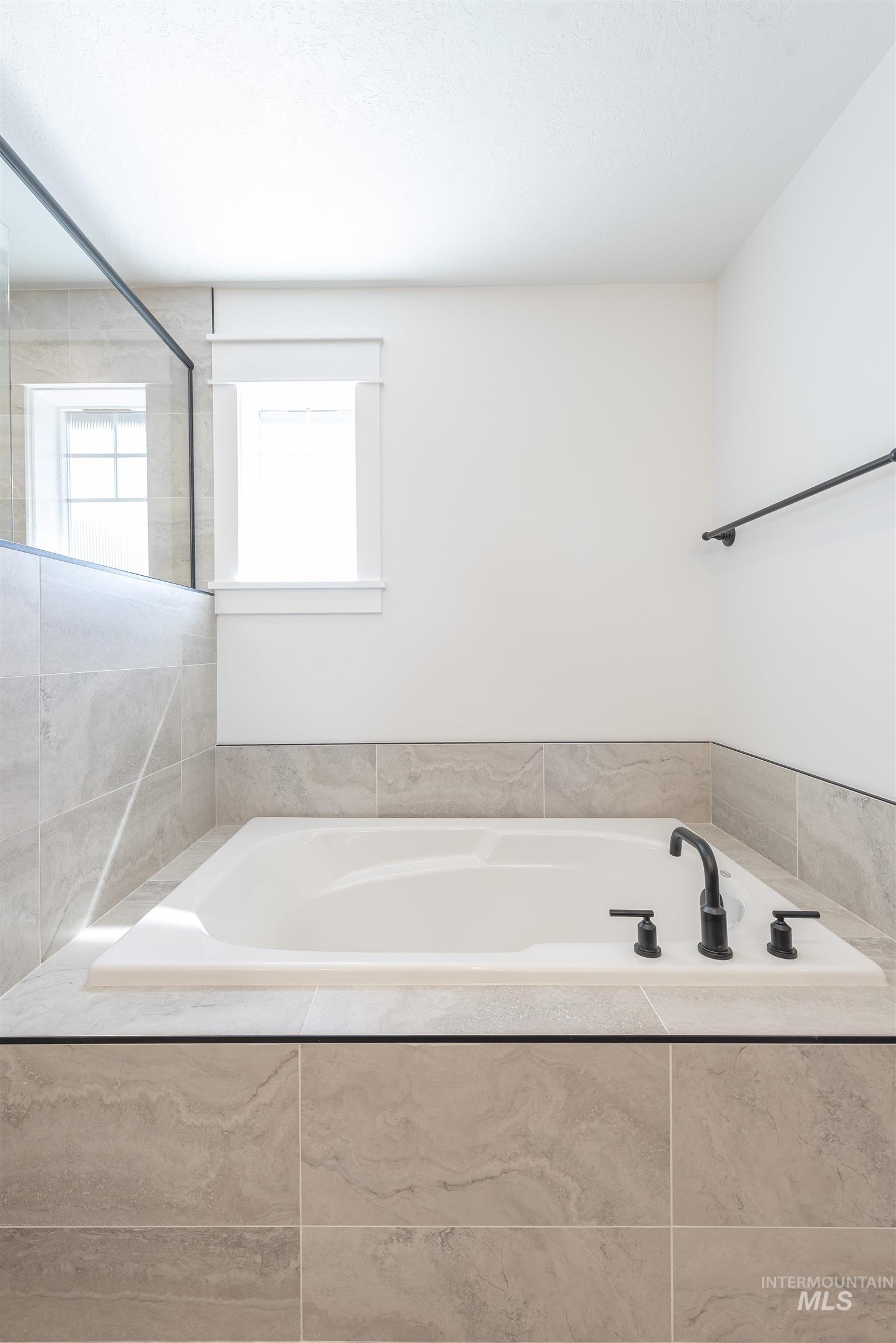 6129 S. Ballerina Ave.