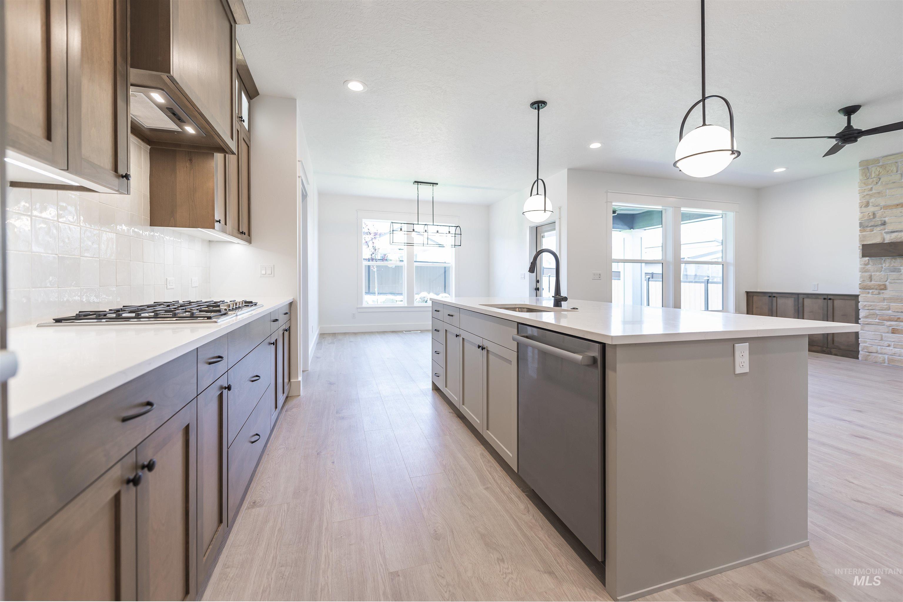 6129 S. Ballerina Ave.