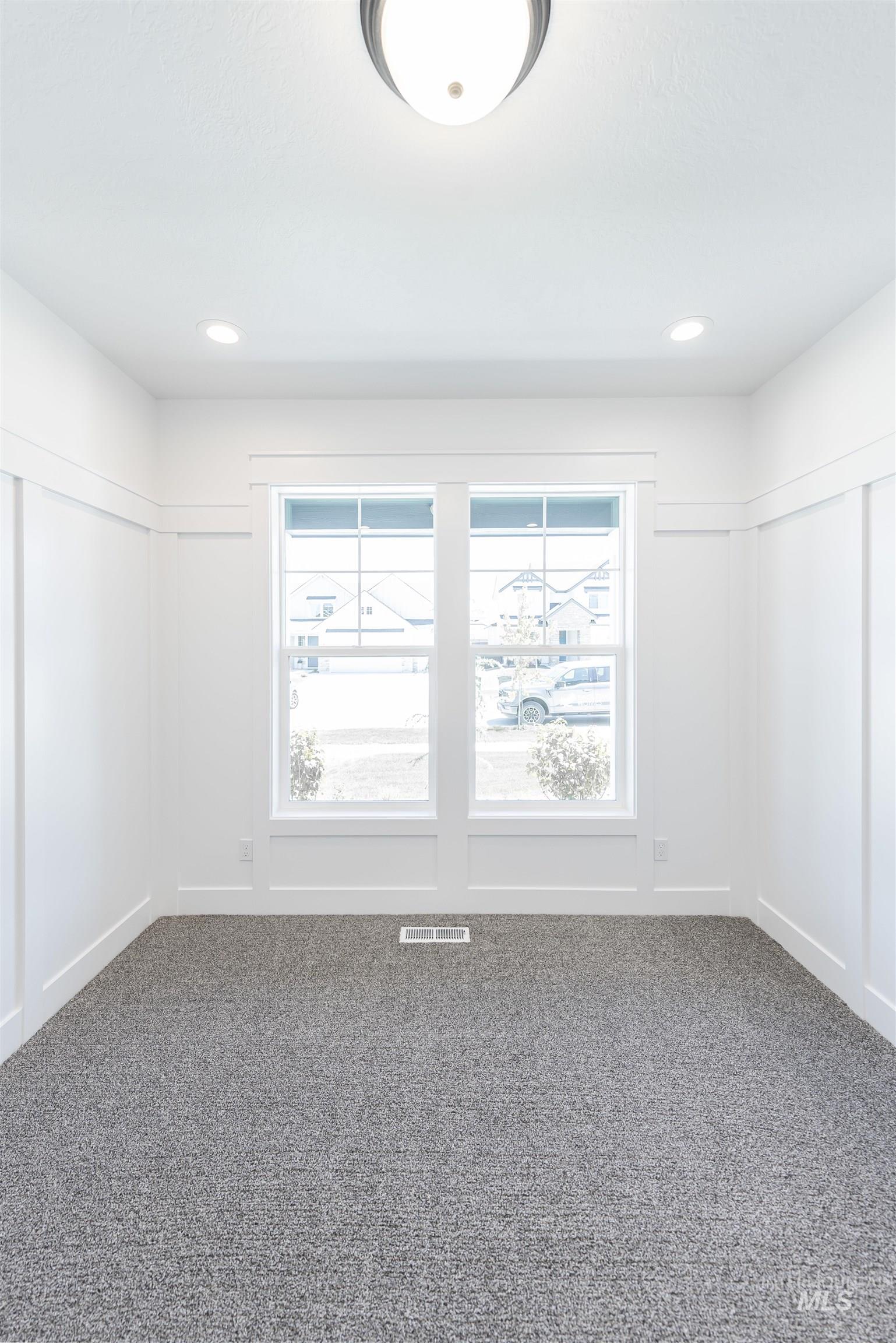 6129 S. Ballerina Ave.