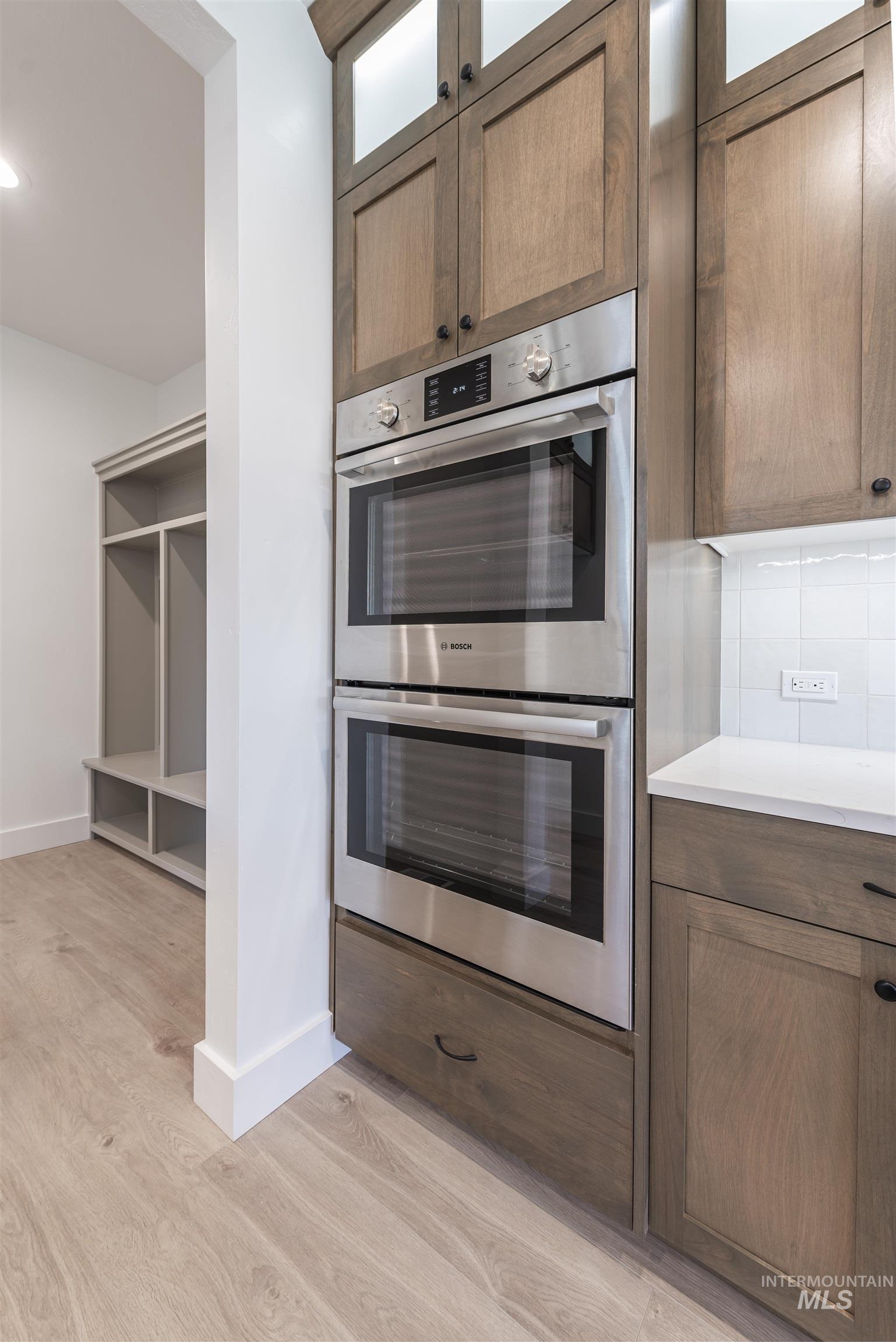6129 S. Ballerina Ave.
