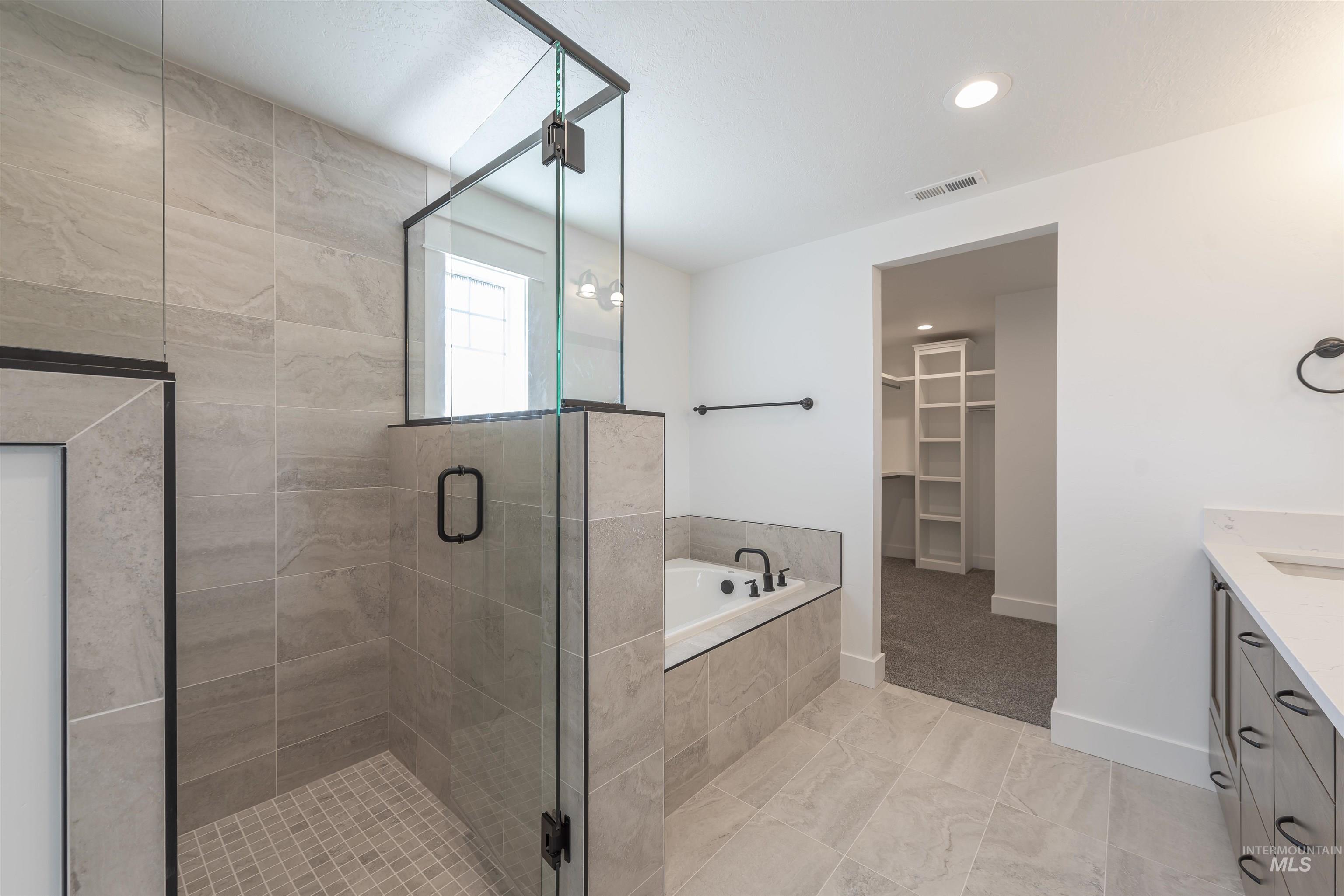 6129 S. Ballerina Ave.