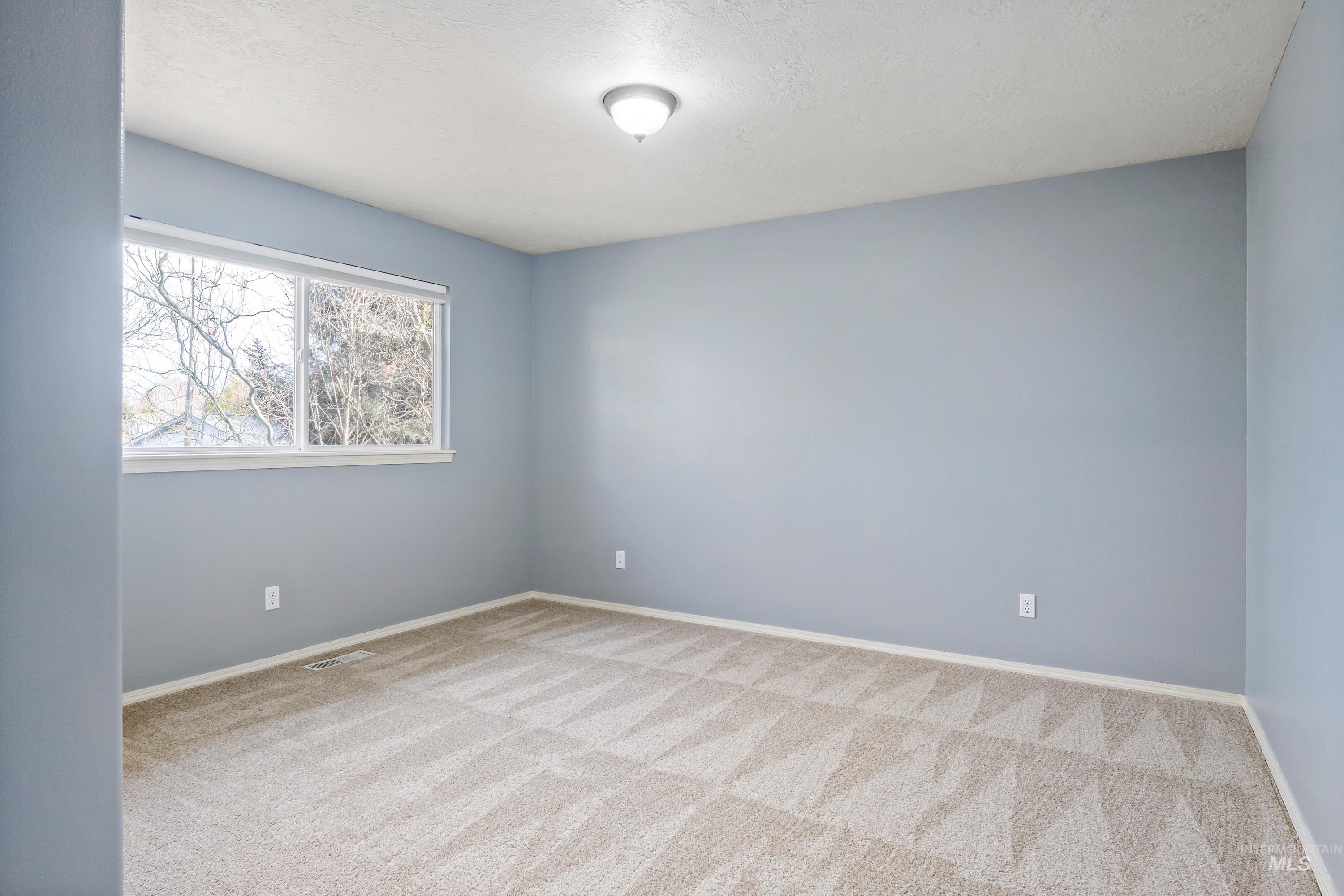 258 S Winthrop Place