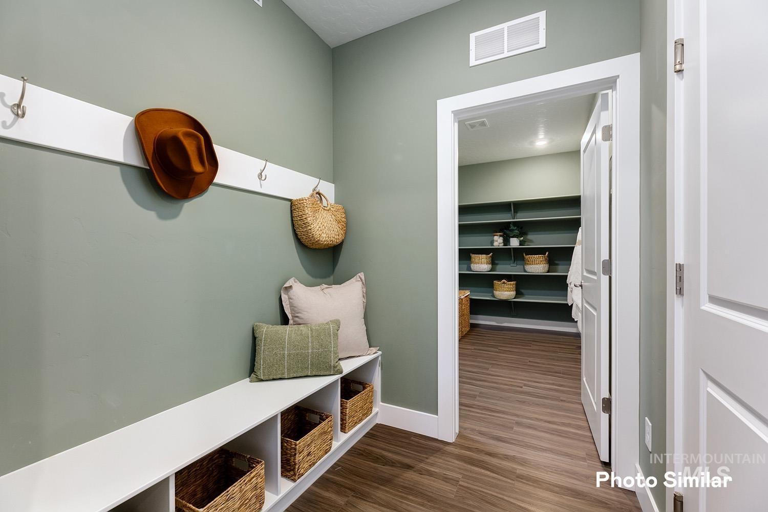 5512 E Bridal Veil Falls Dr