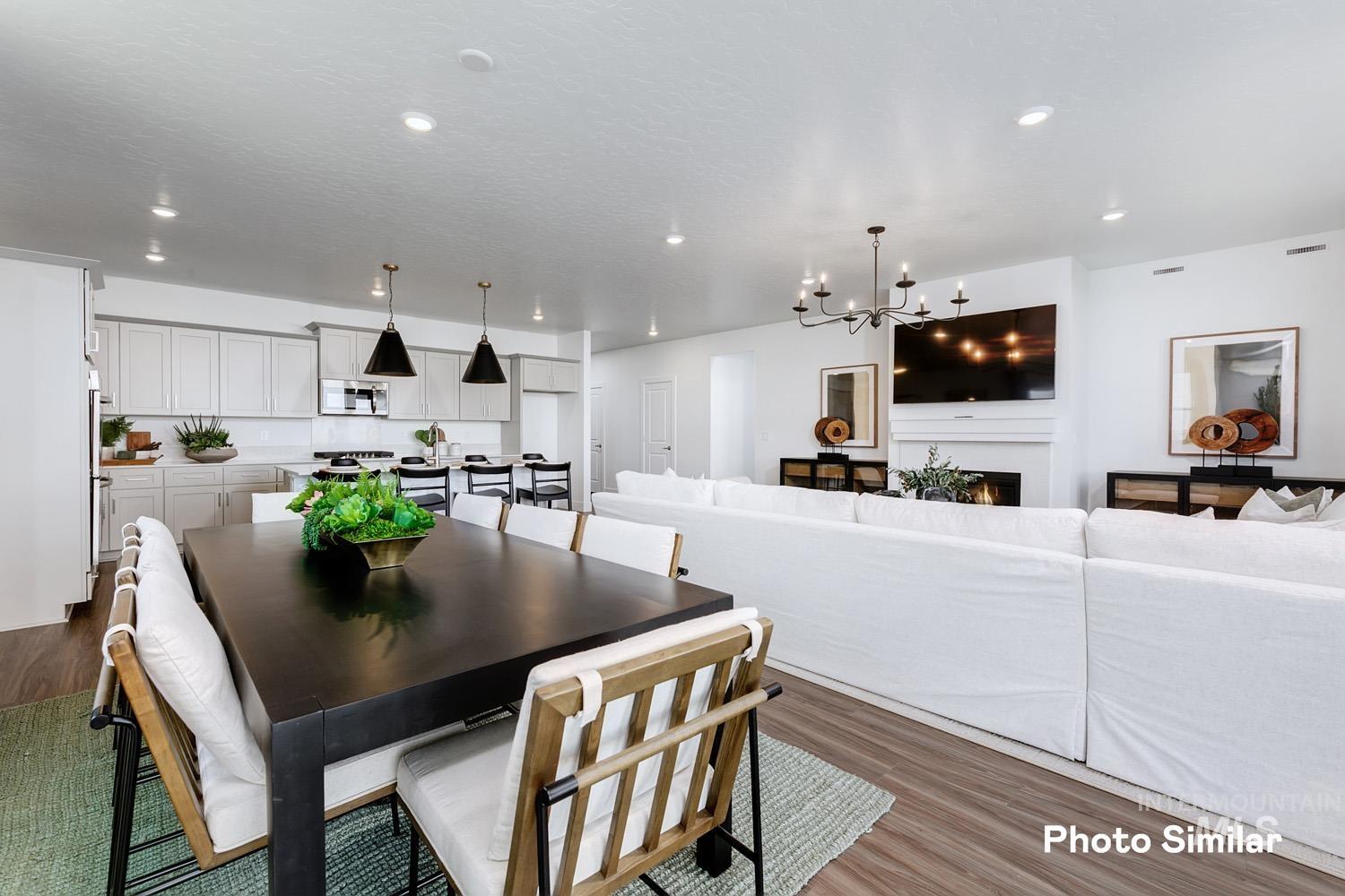 5512 E Bridal Veil Falls Dr