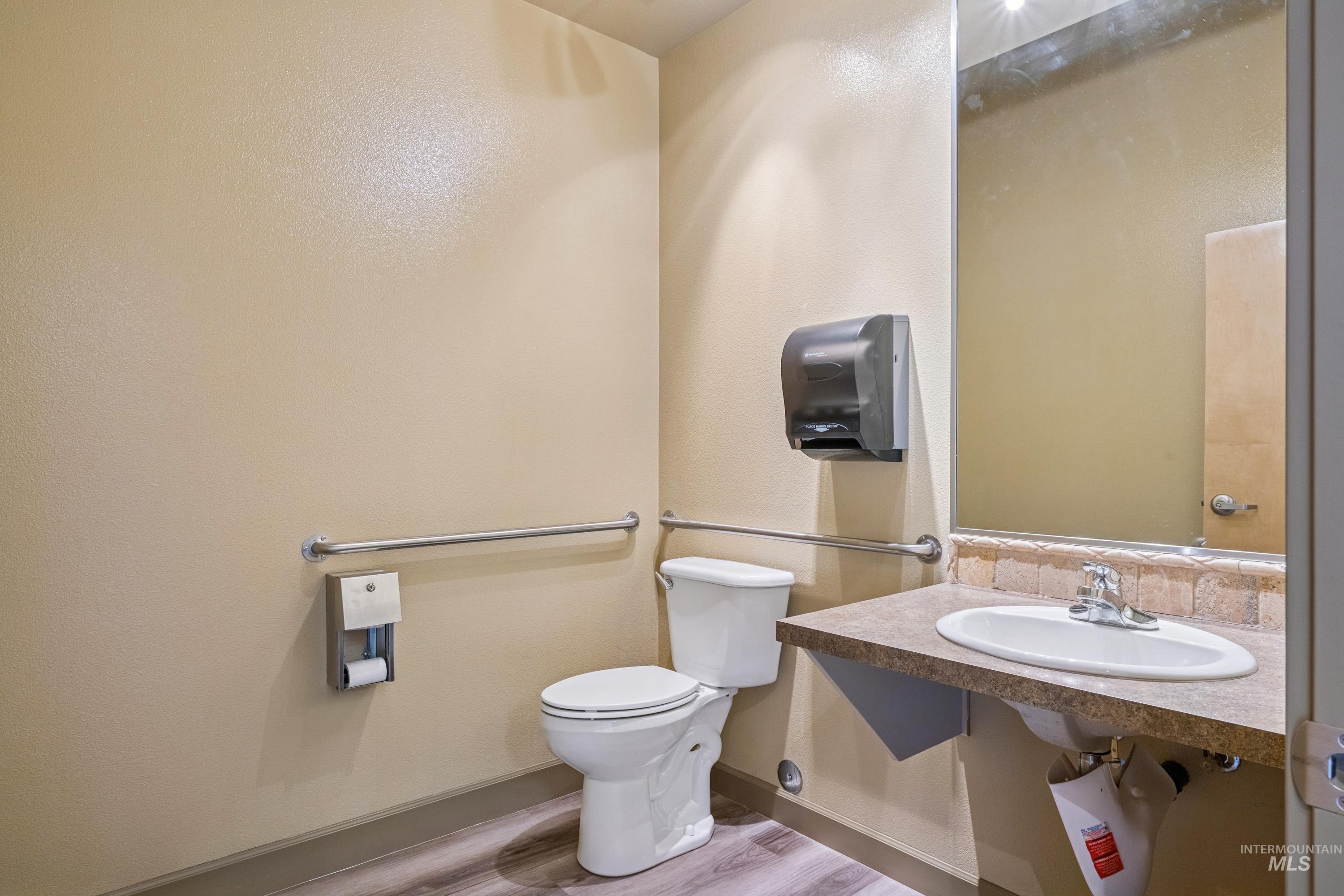 1093 E Iron Eagle Drive- Suite 125