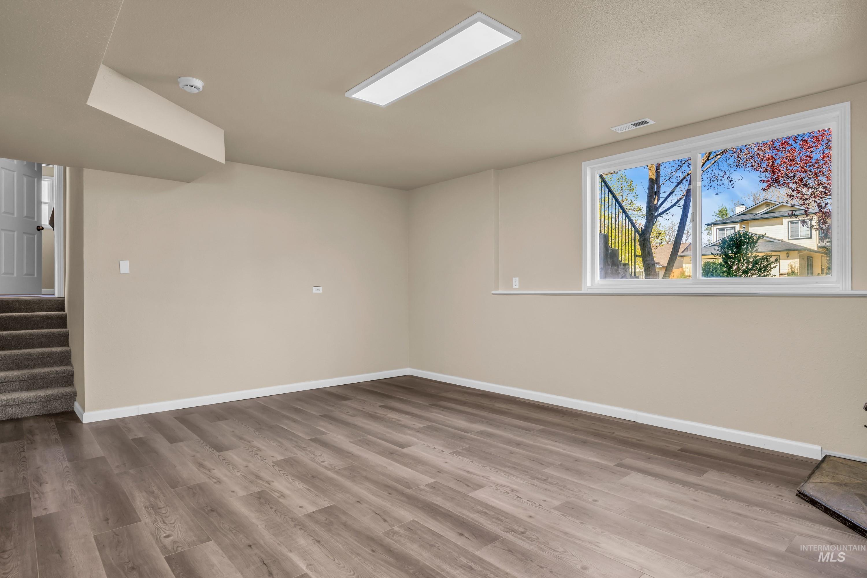 5834 S Snowdrop Place