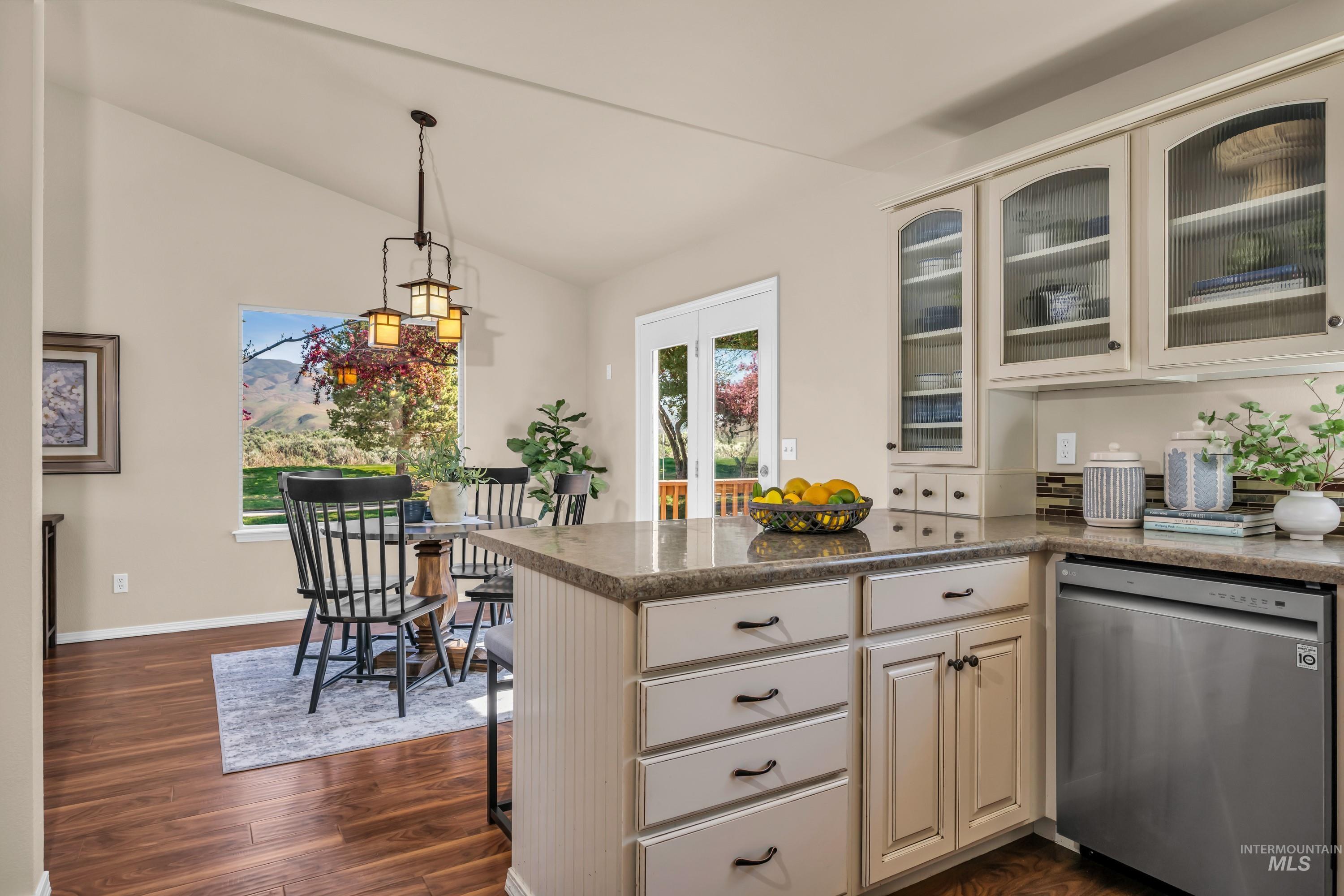 5834 S Snowdrop Place