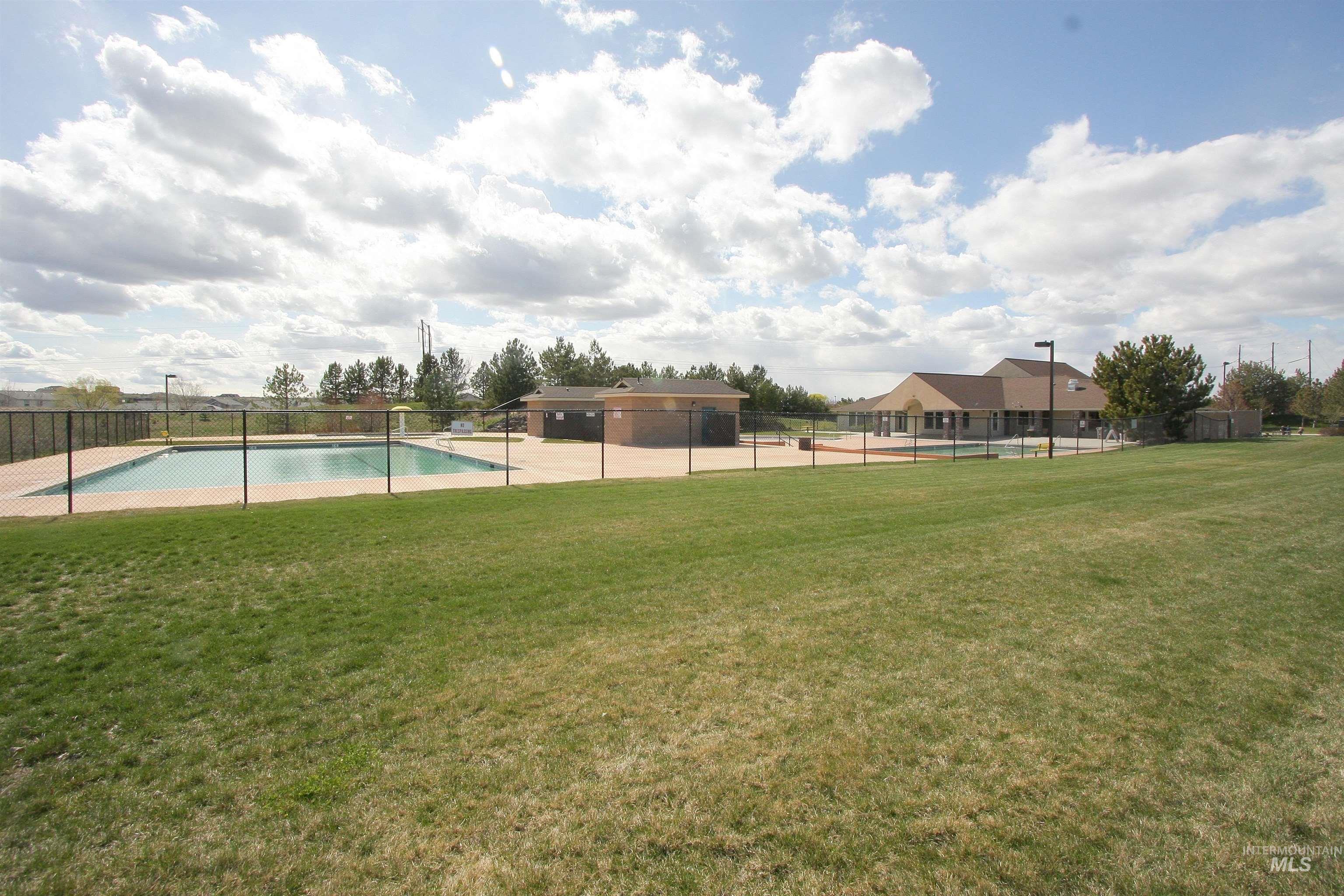 5834 S Snowdrop Place