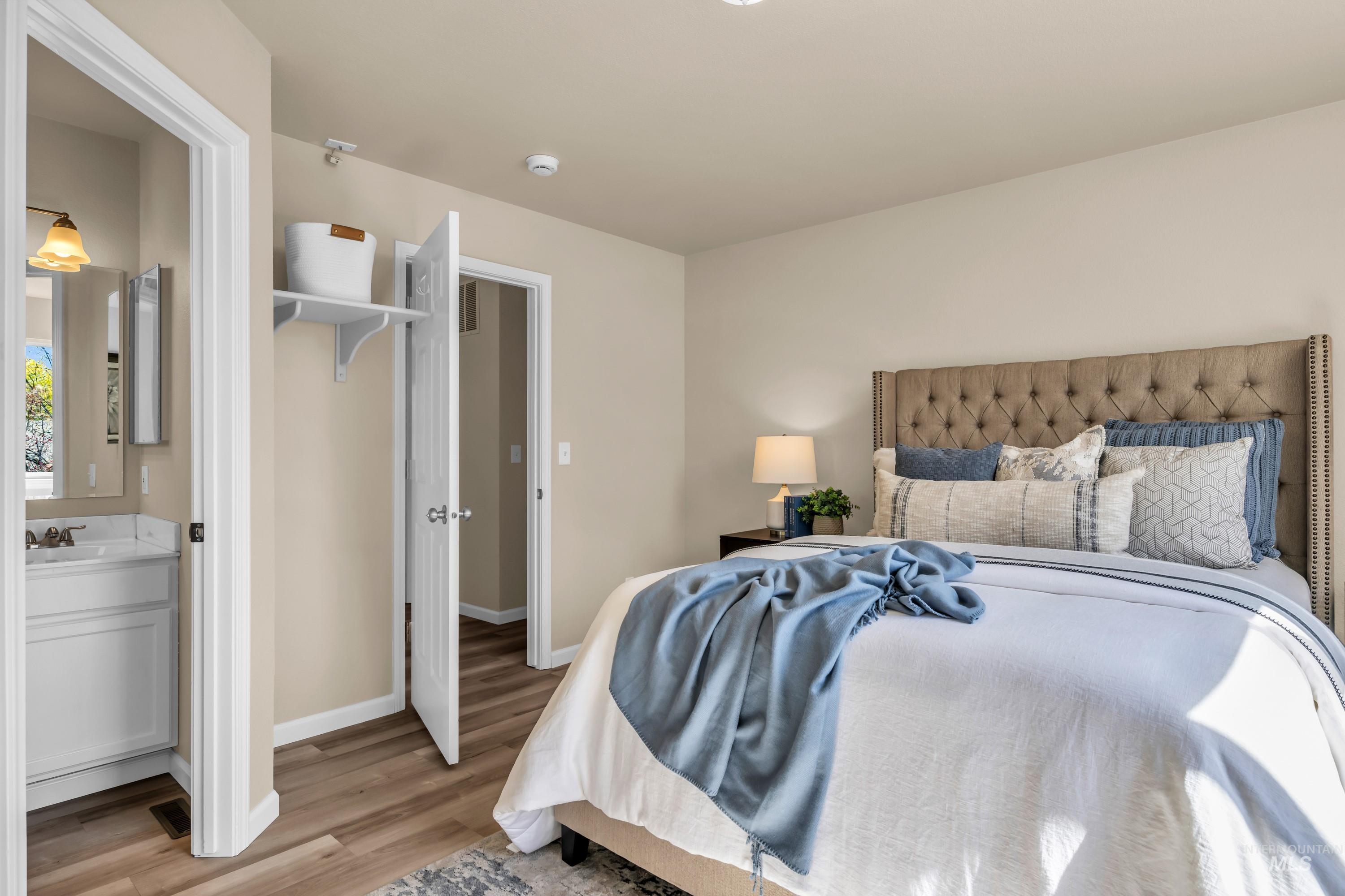 5834 S Snowdrop Place