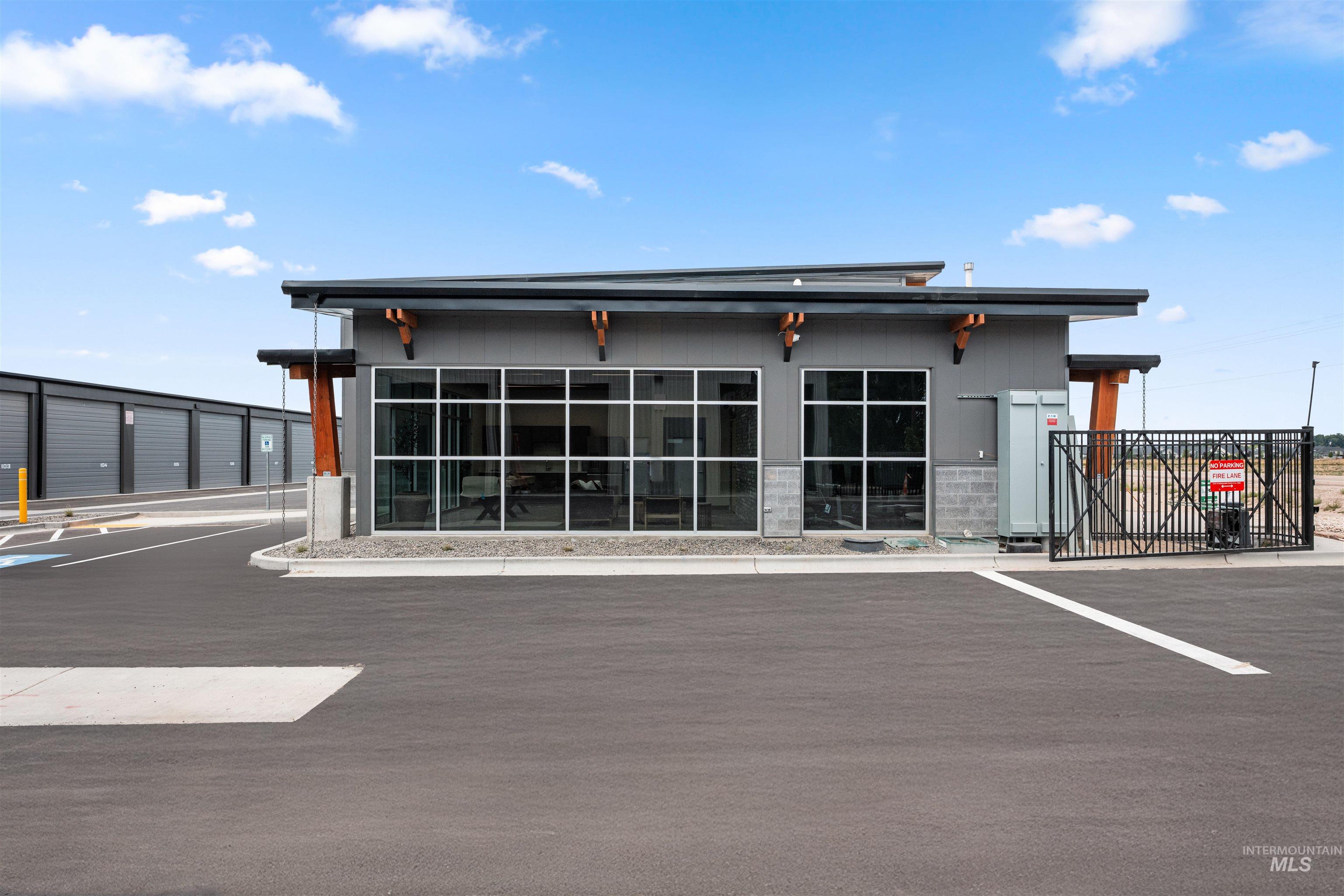 909 N Highway 16 Unit: 111 & 124