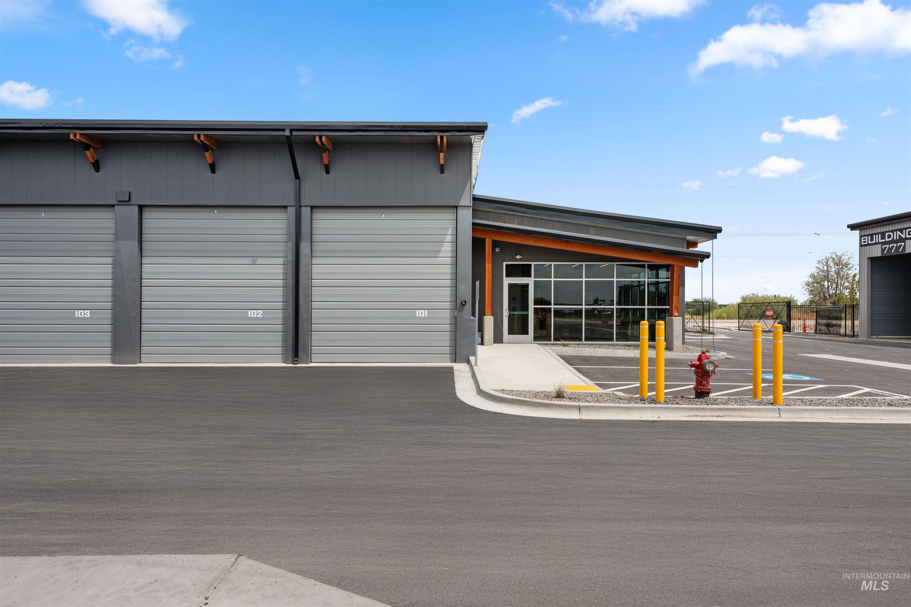 909 N Highway 16 Unit: 111 & 124