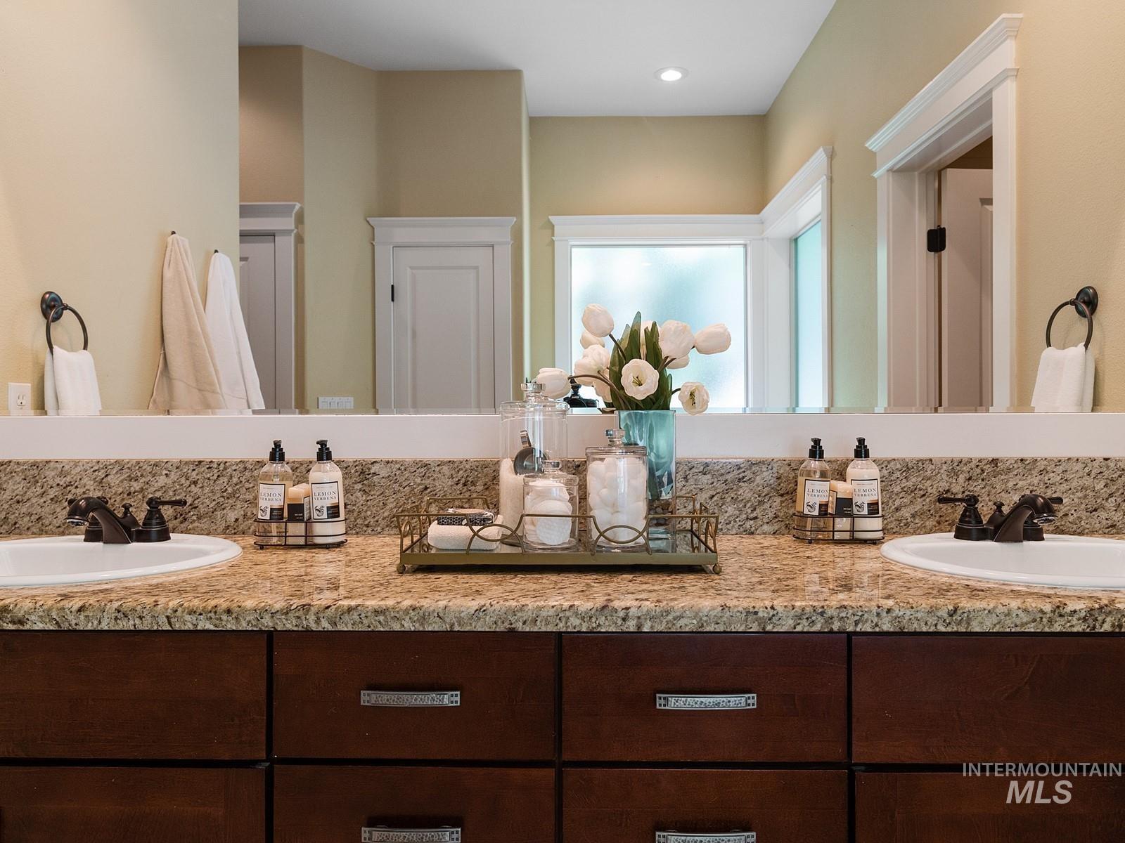 1880 S Stream Pointe Lane