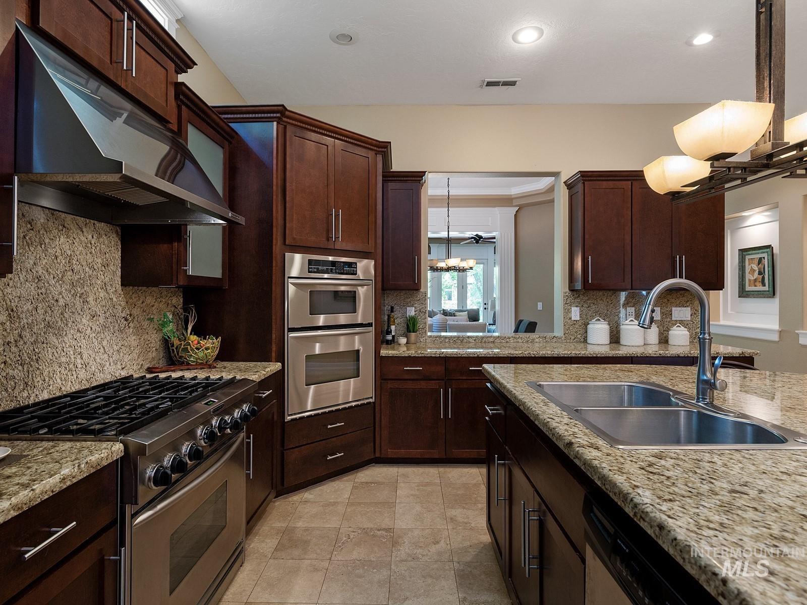 1880 S Stream Pointe Lane