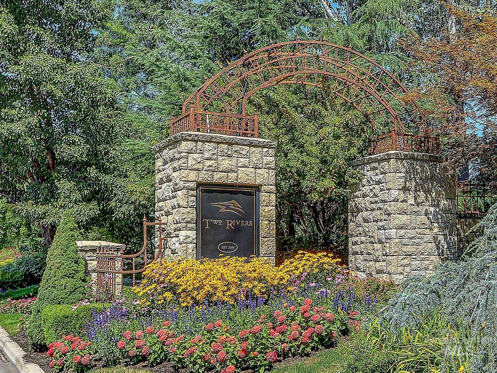 1880 S Stream Pointe Lane