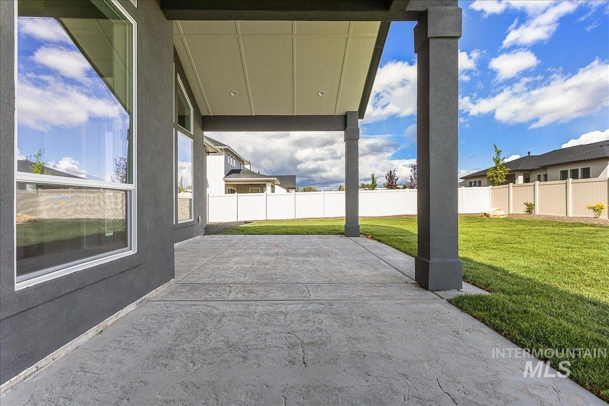 2843 W Three Lakes Dr.