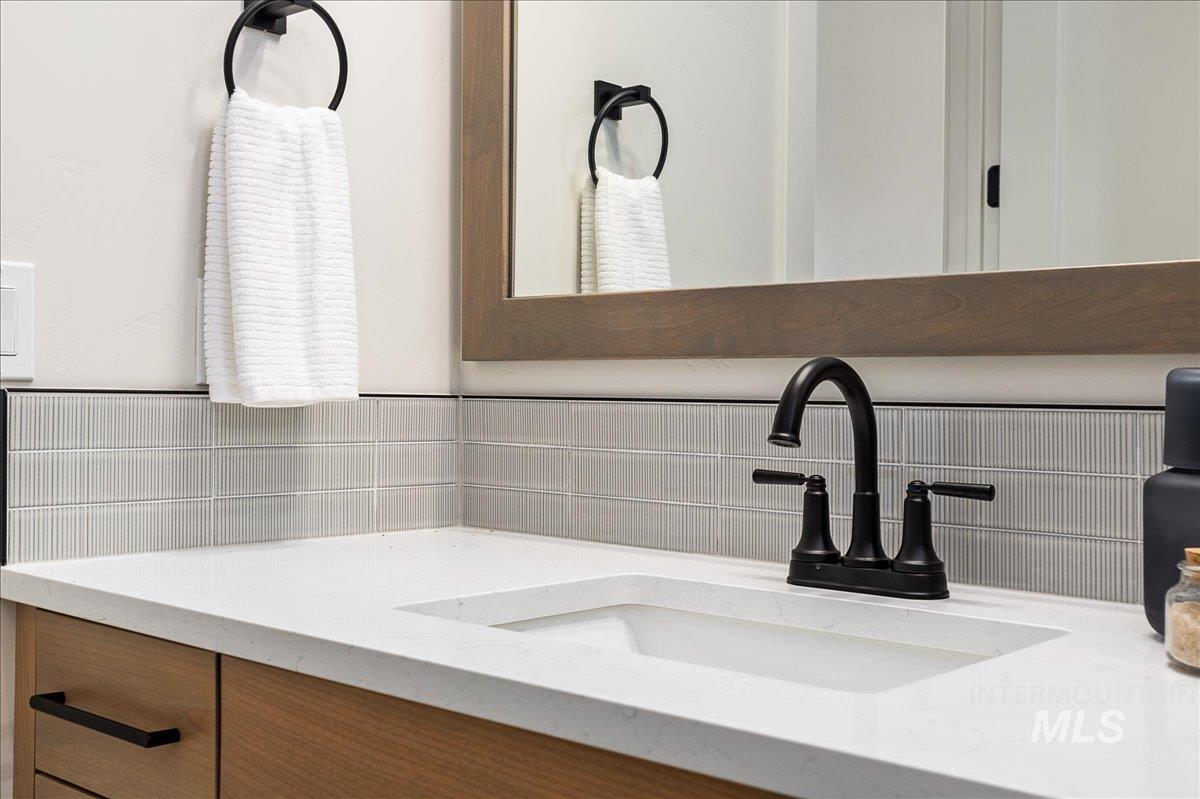 2843 W Three Lakes Dr.