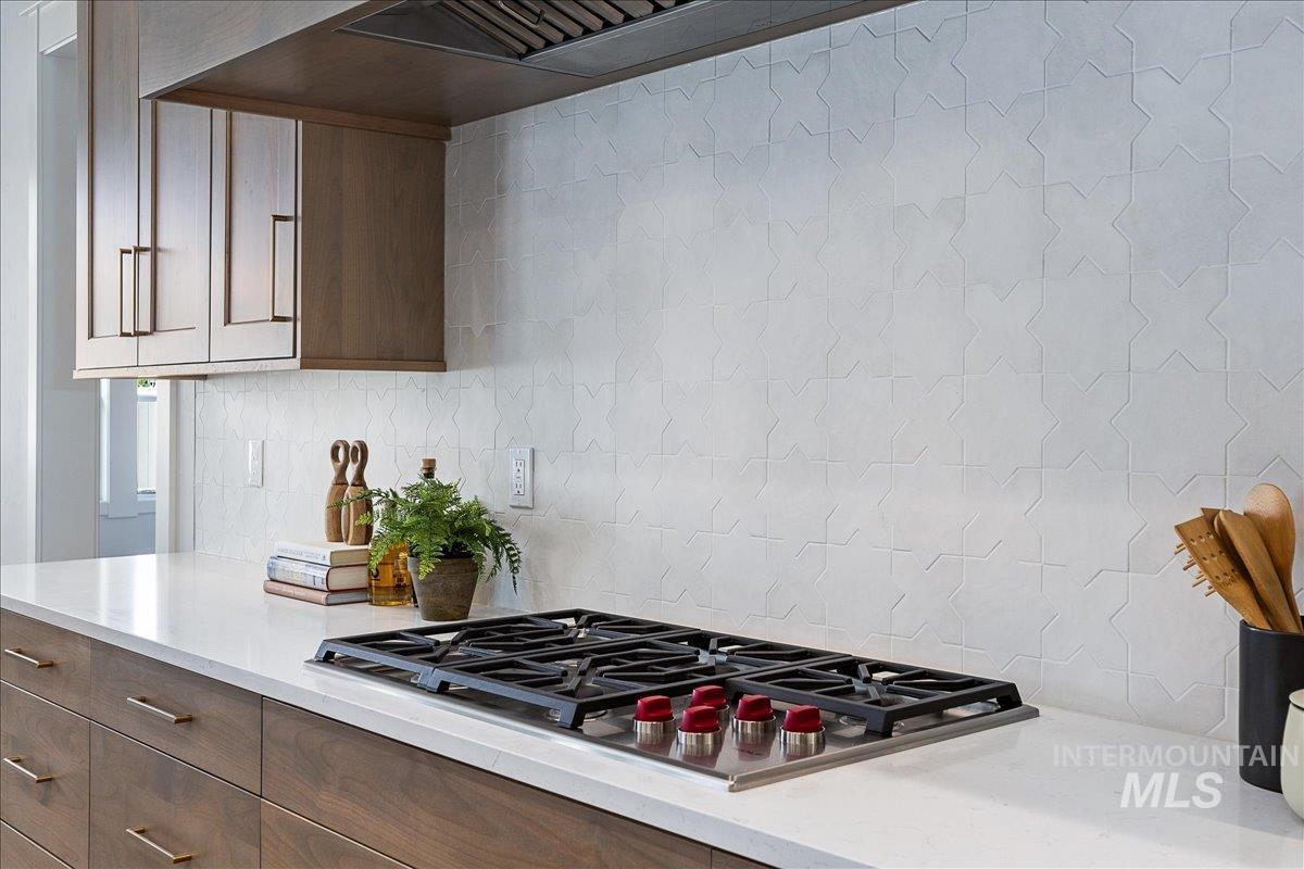 2843 W Three Lakes Dr.