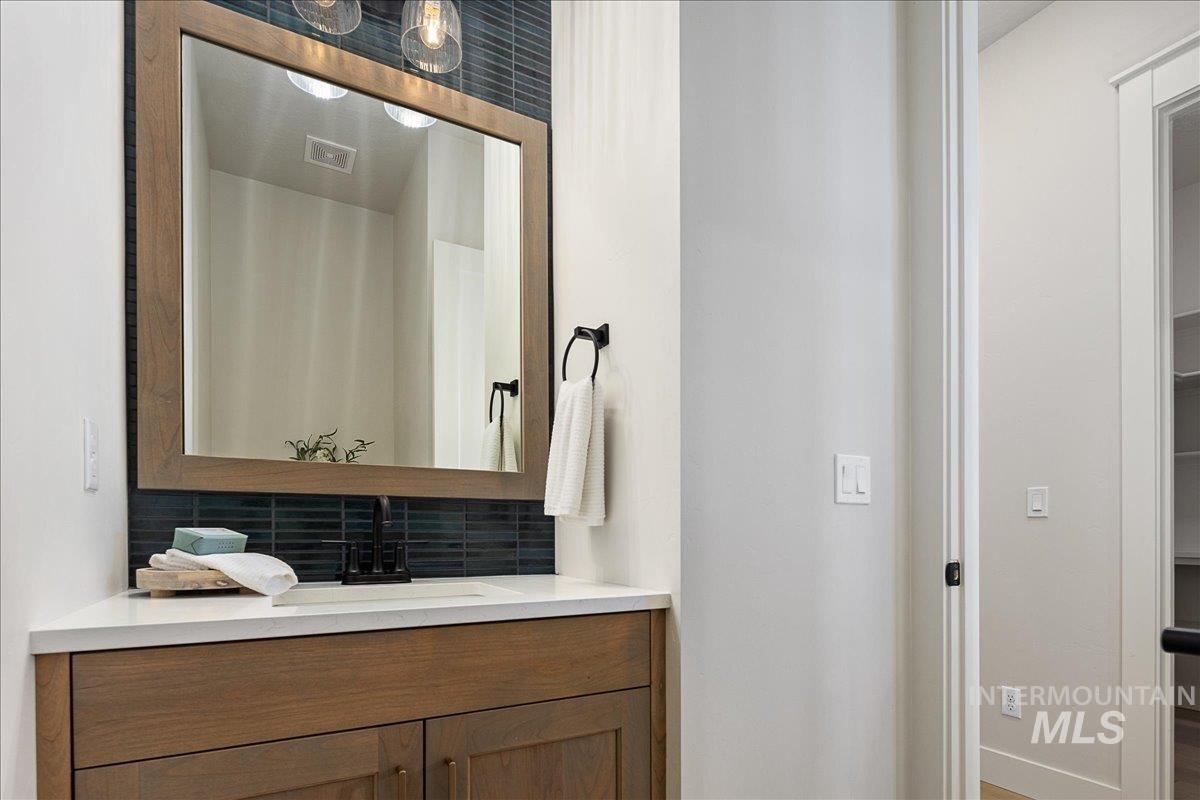 2843 W Three Lakes Dr.