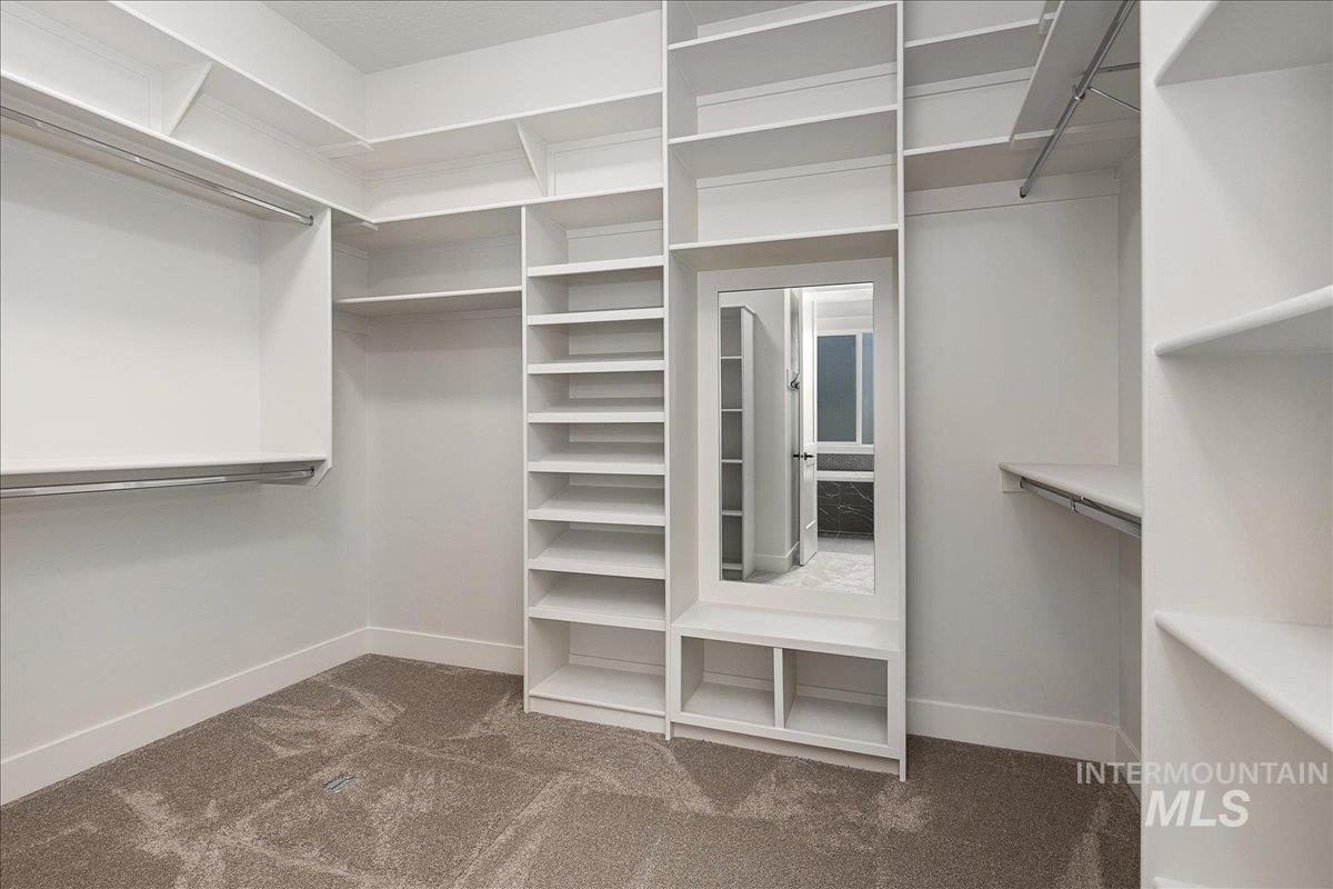 2843 W Three Lakes Dr.