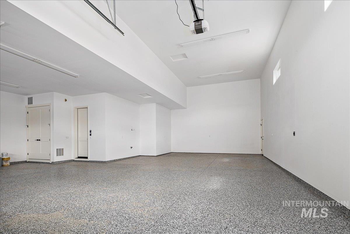 2843 W Three Lakes Dr.